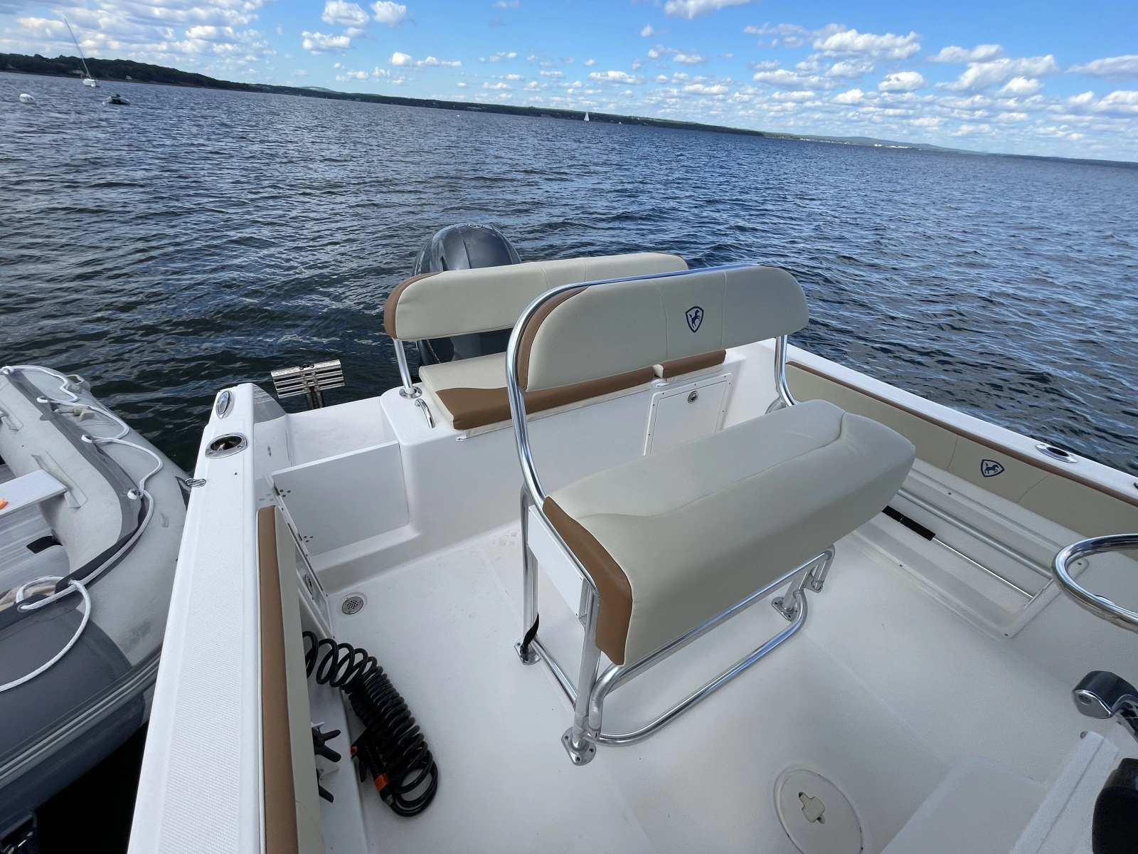 2020 Century 2200 Center Console