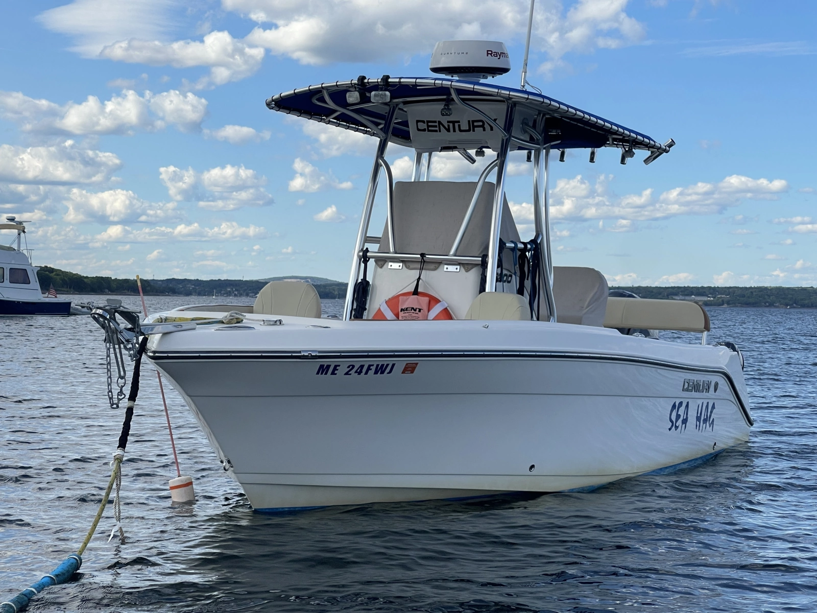 2020 Century 2200 Center Console