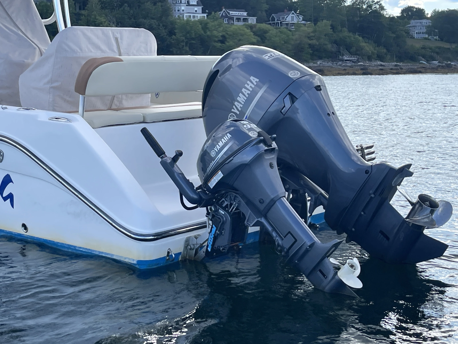 2020 Century 2200 Center Console