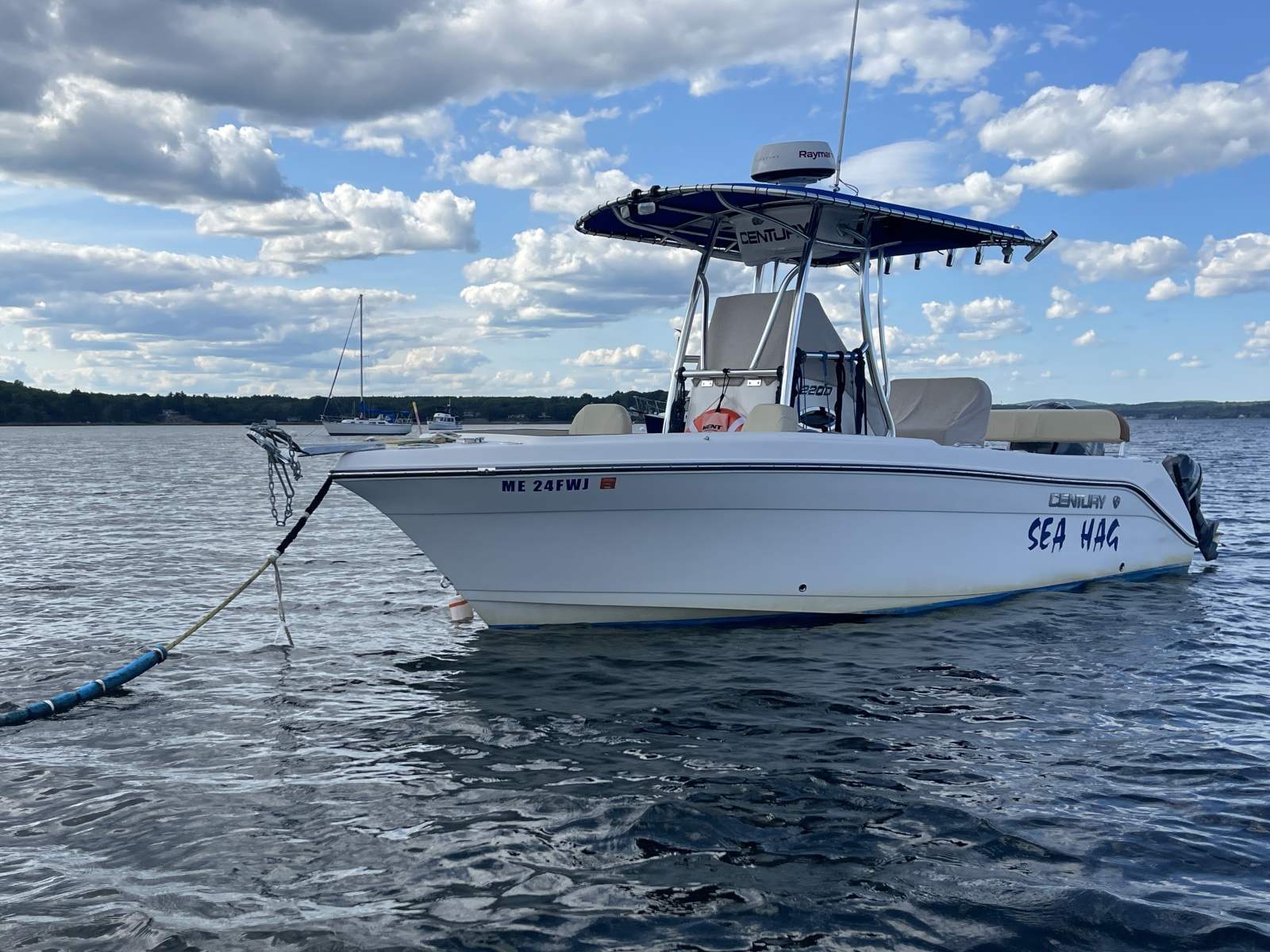 2020 Century 2200 Center Console
