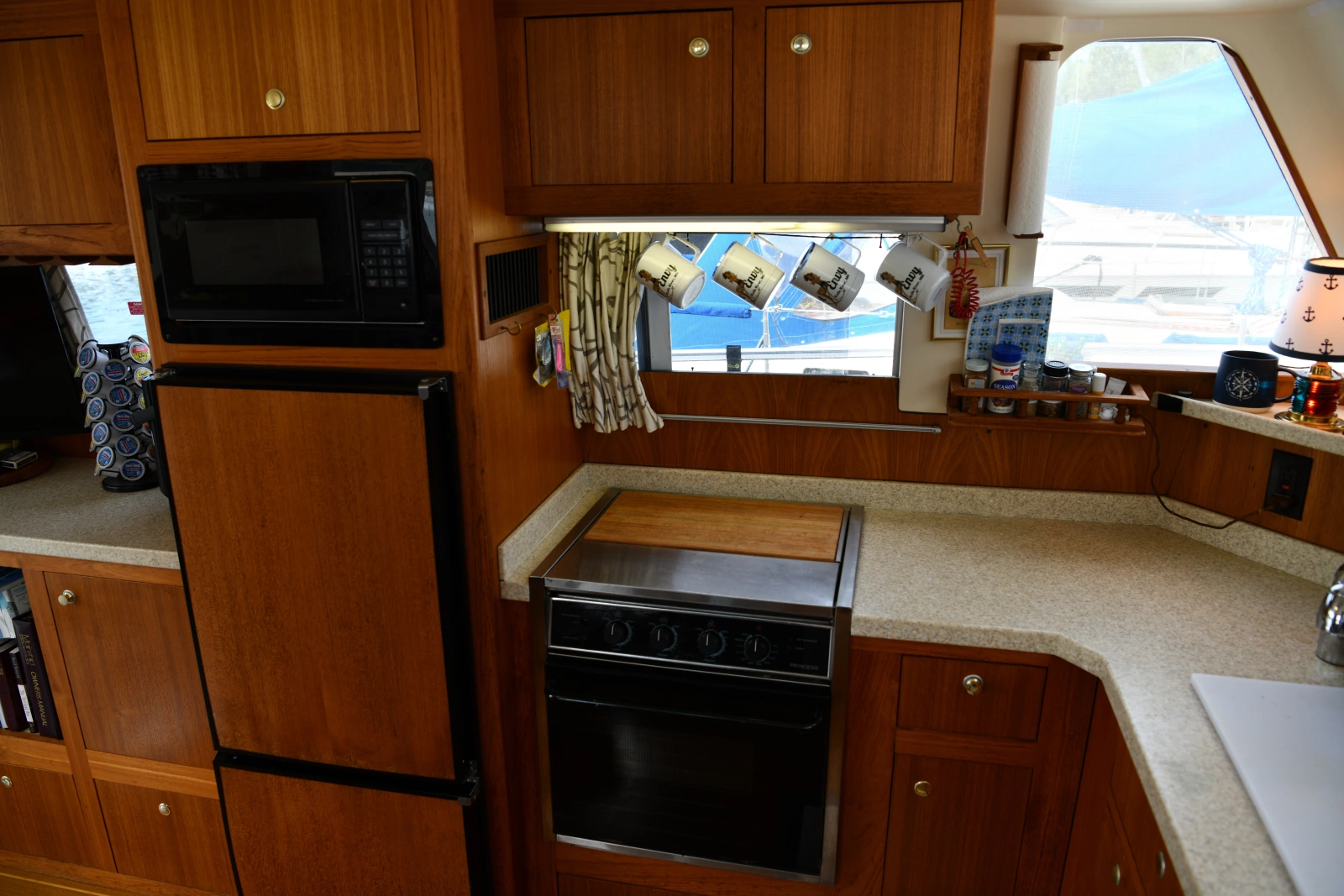 2001 Mainship 390