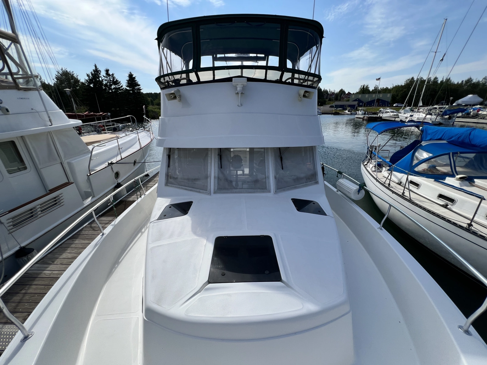 2001 Mainship 390