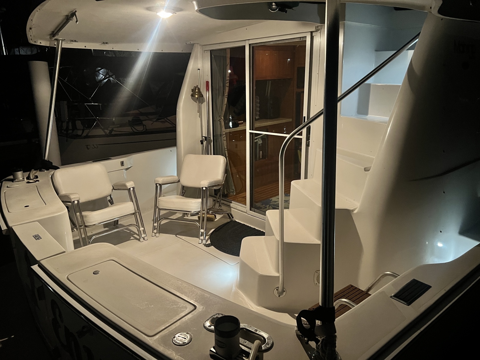 2001 Mainship 390