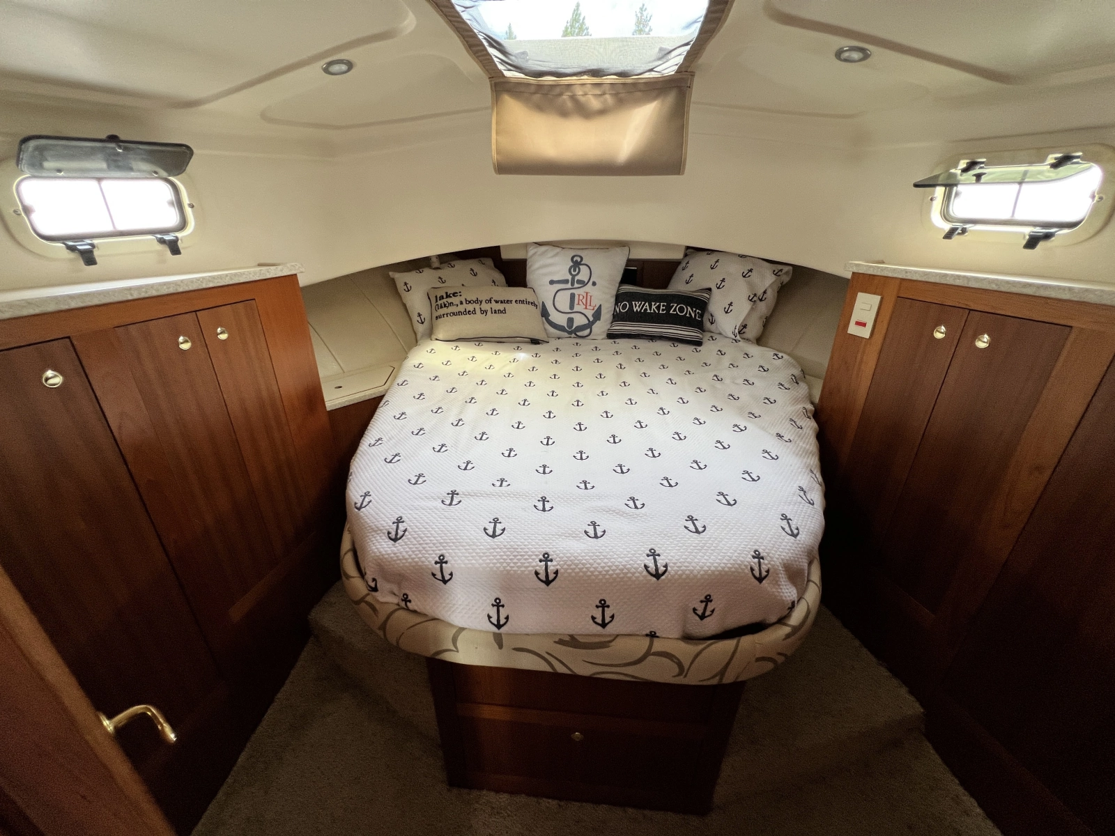 2001 Mainship 390
