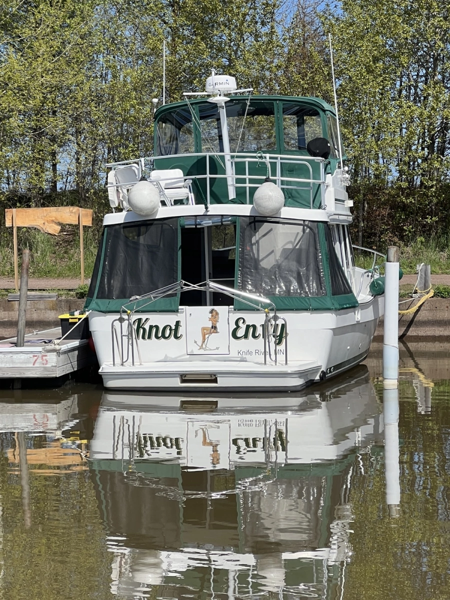 2001 Mainship 390