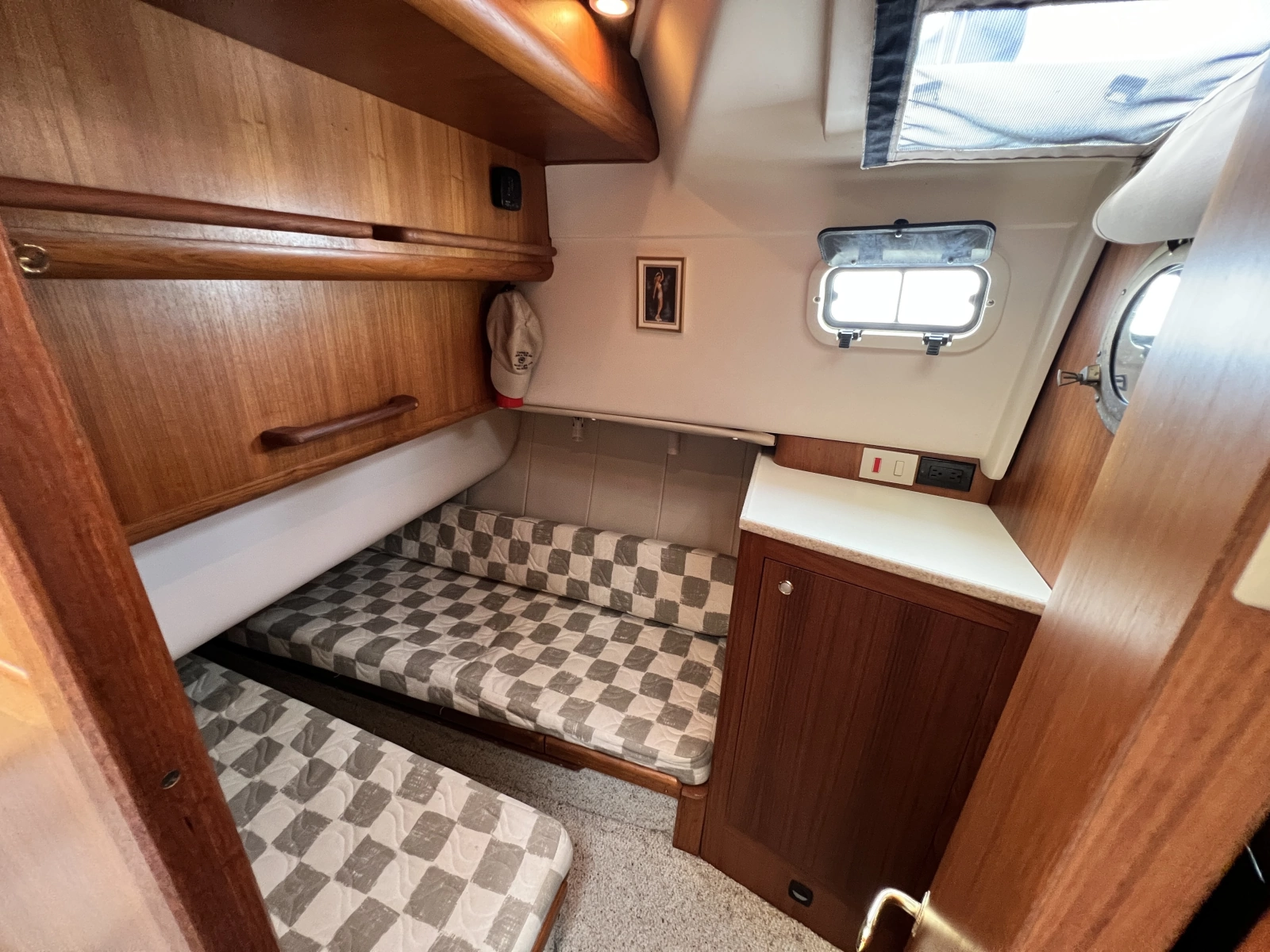 2001 Mainship 390