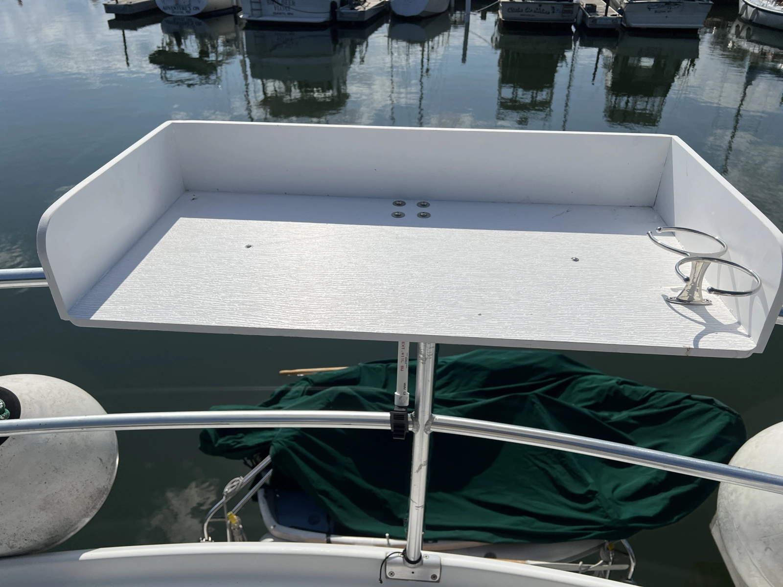 2001 Mainship 390