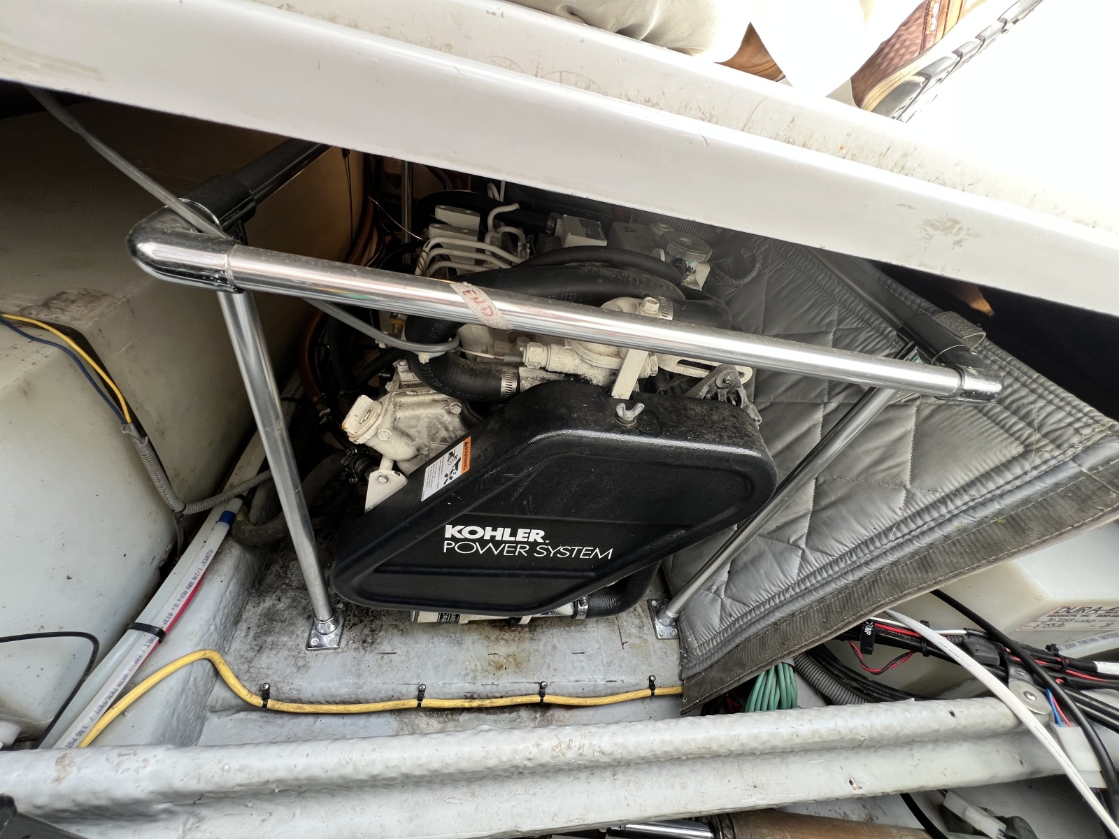 2001 Mainship 390