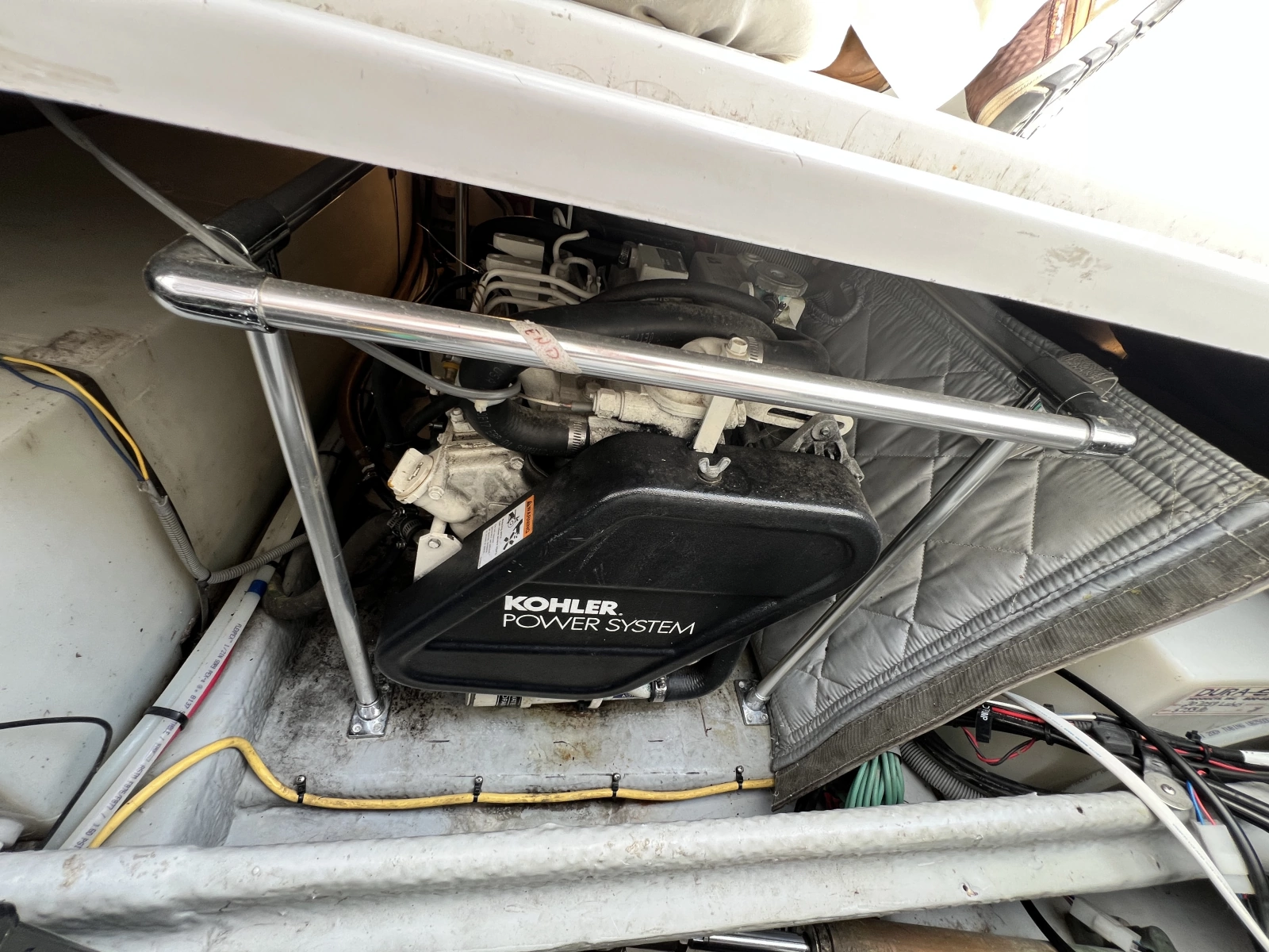 2001 Mainship 390