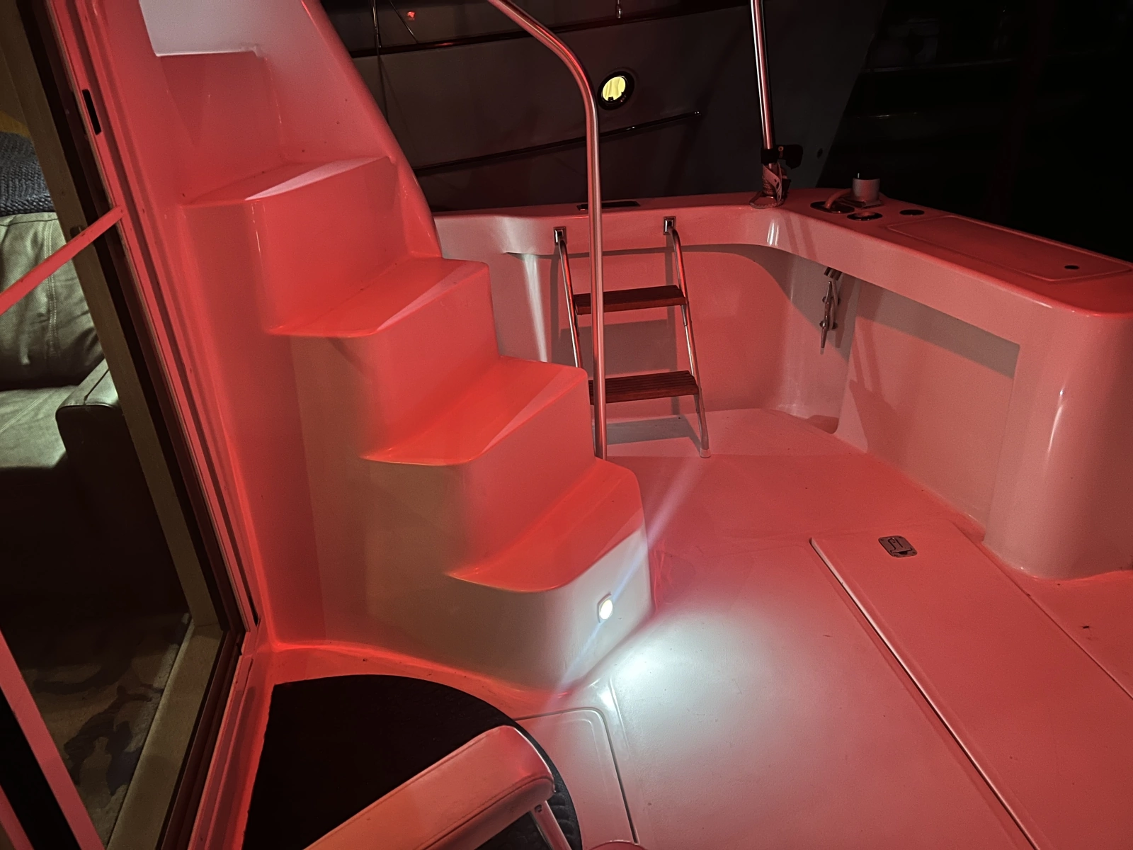 2001 Mainship 390