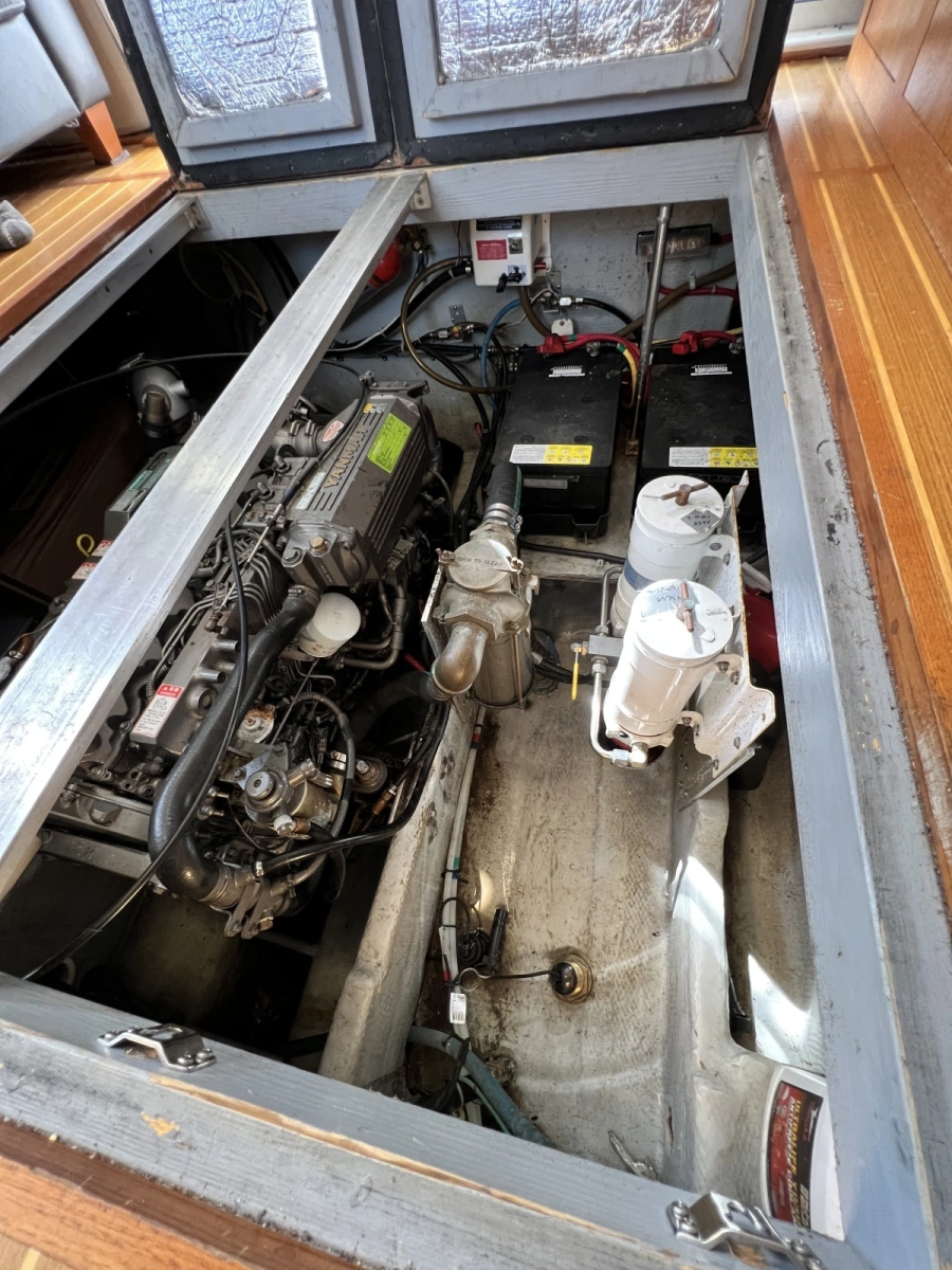 2001 Mainship 390