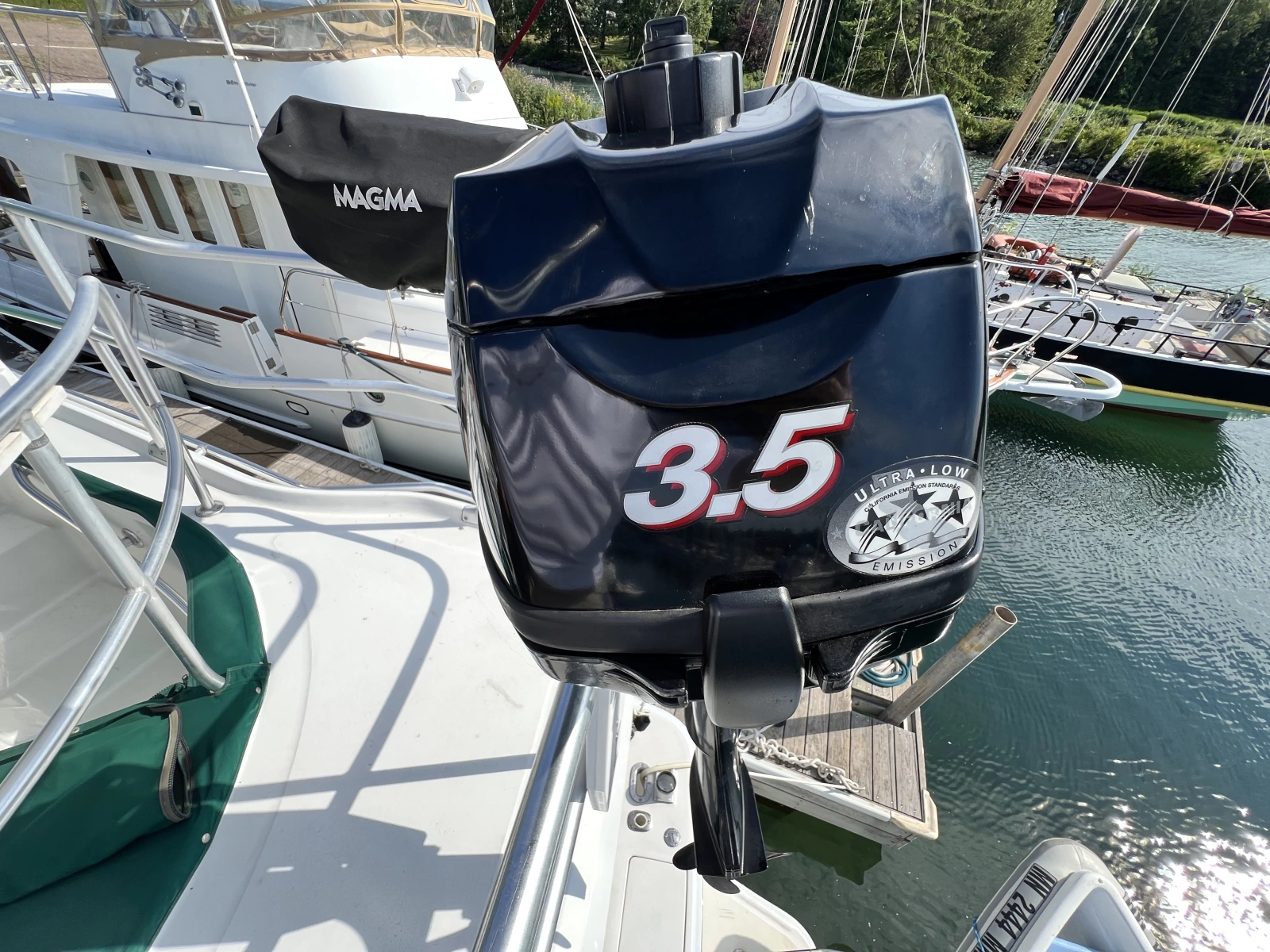 2001 Mainship 390