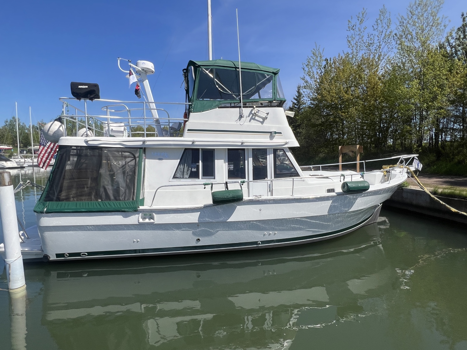 2001 Mainship 390