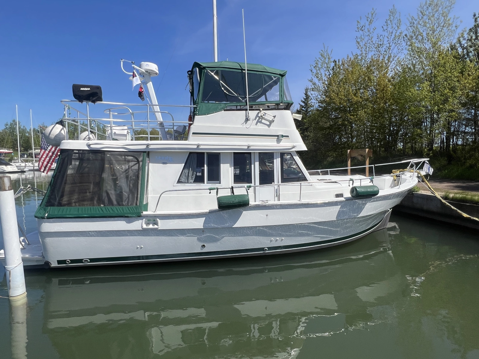 2001 Mainship 390