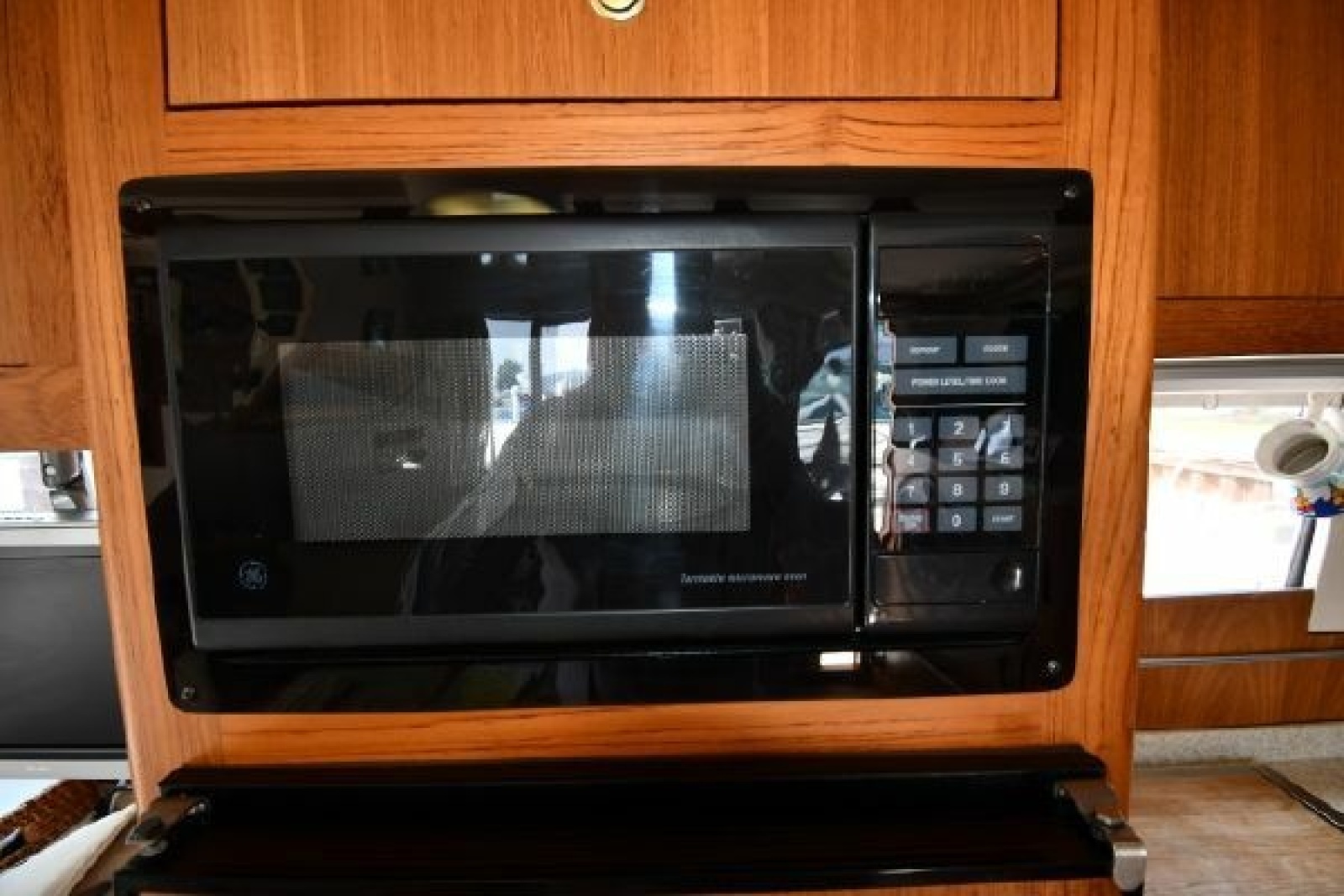 2001 Mainship 390