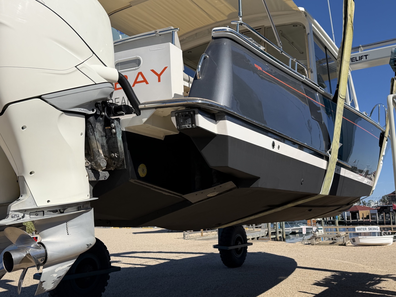 2018 MJM 43z