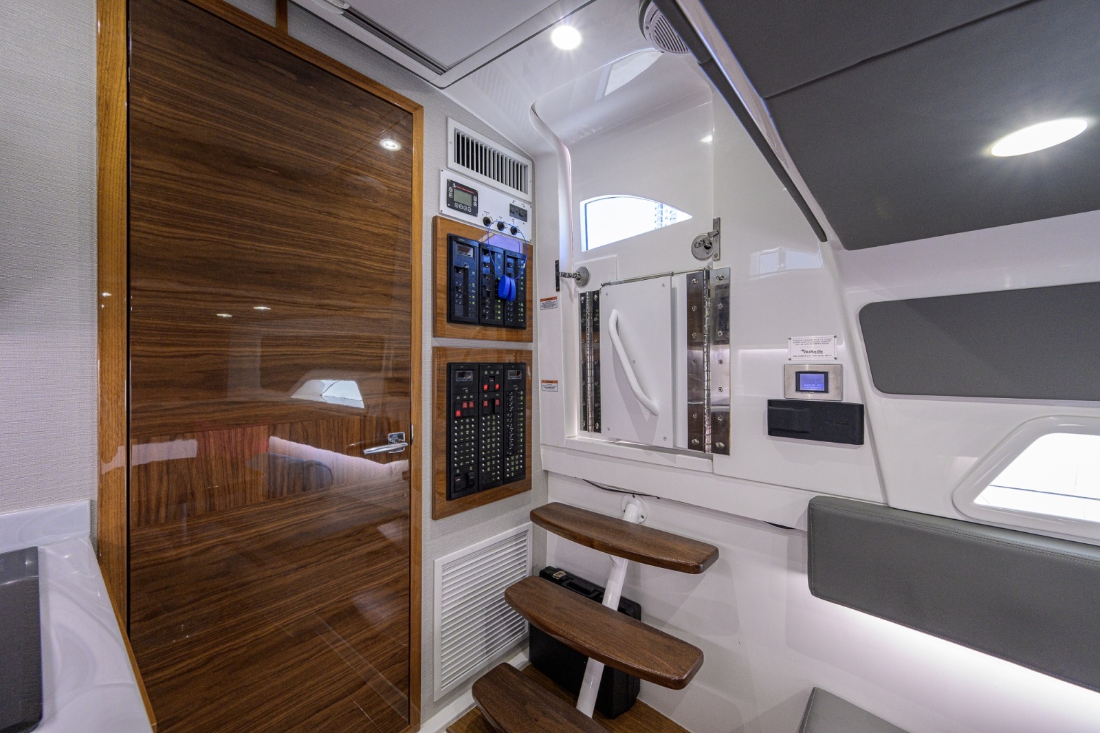 Valhalla 46 - Cabin