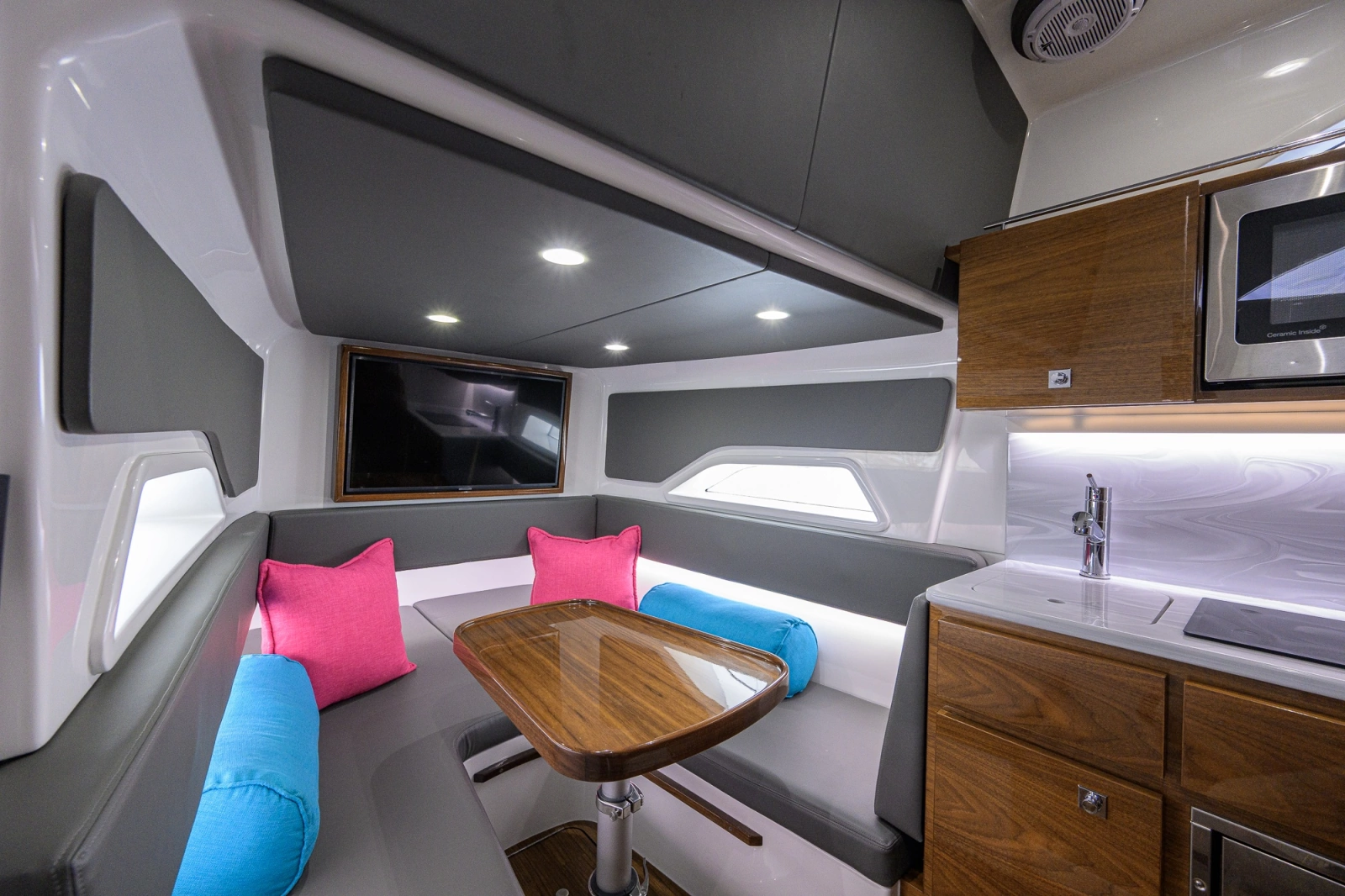 Valhalla 46 - Cabin & Galley
