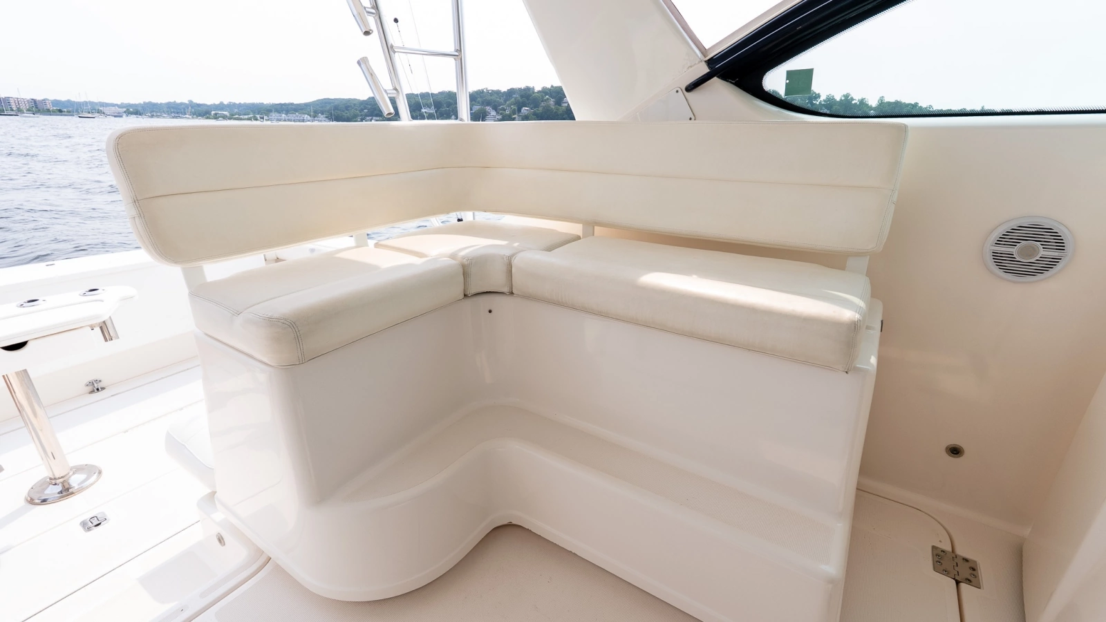 2004 Tiara Yachts 3800 Open