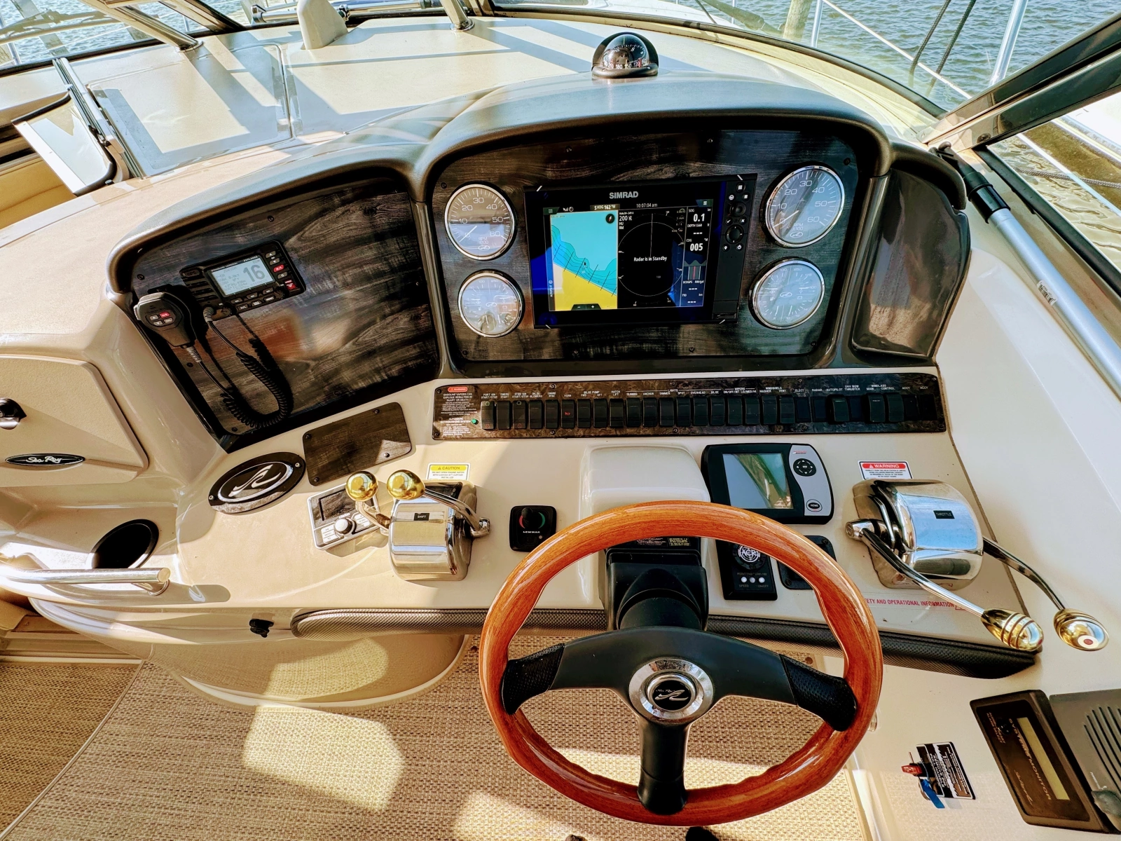 2005 Sea Ray 390 Sundancer