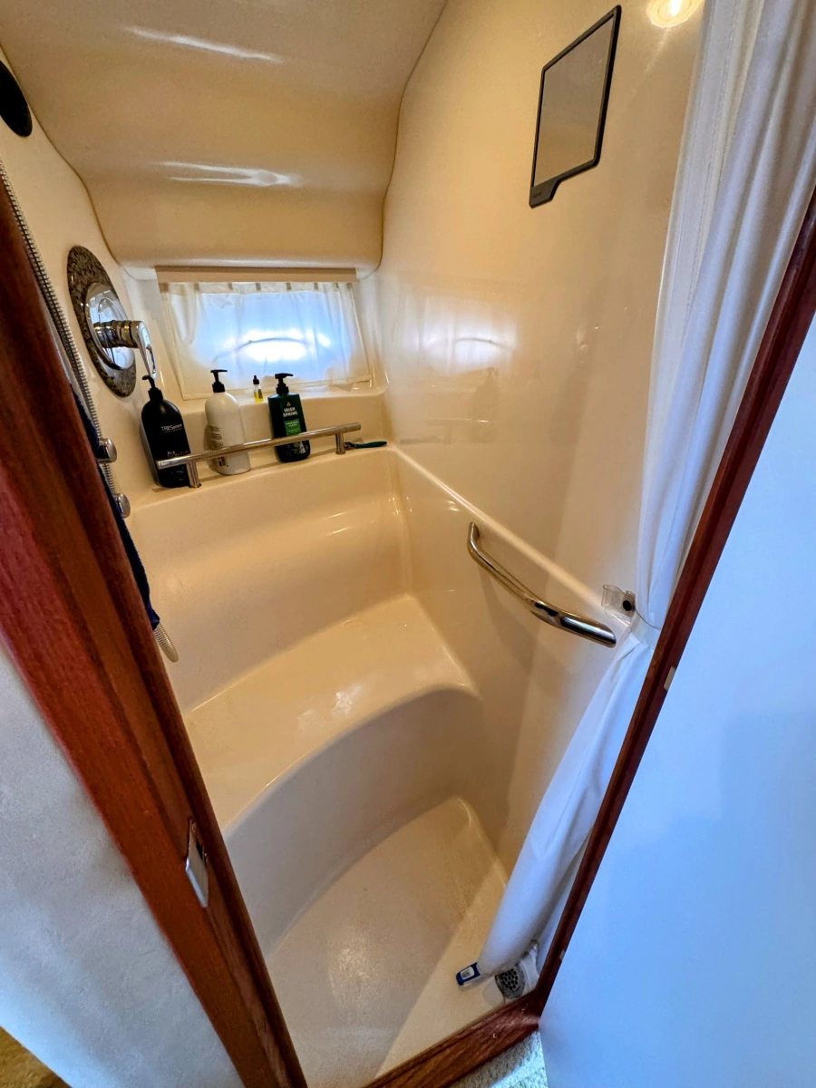 2005 Sea Ray 390 Sundancer