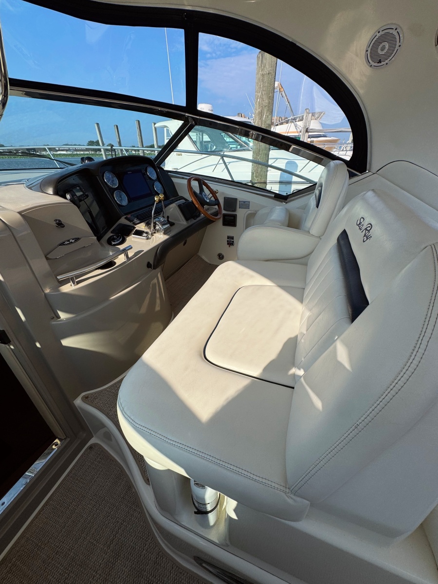 2005 Sea Ray 390 Sundancer