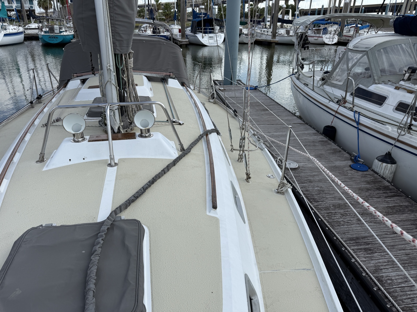 Ericson 381