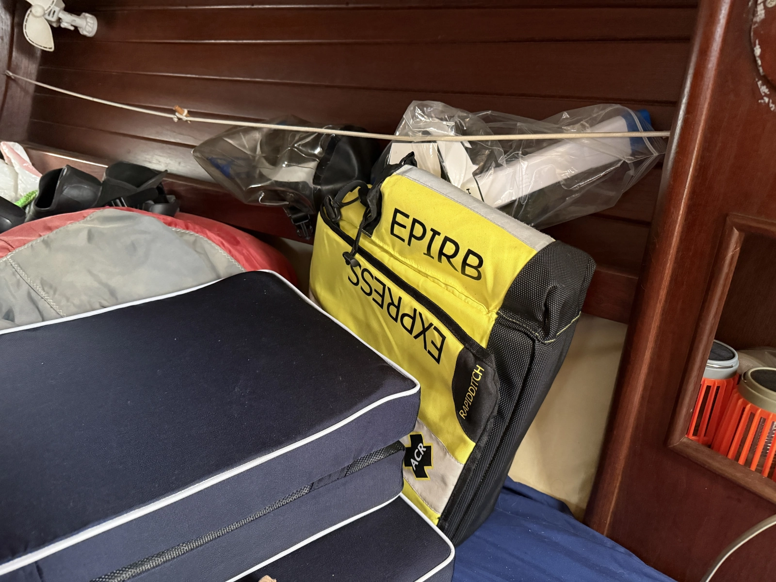 Ericson 381