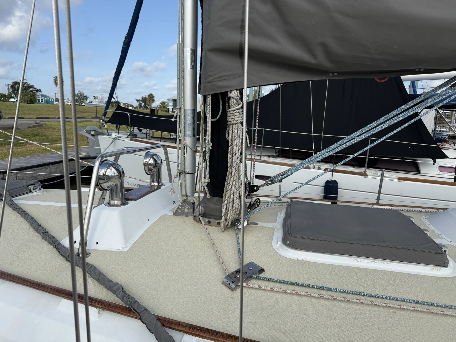 Ericson 381