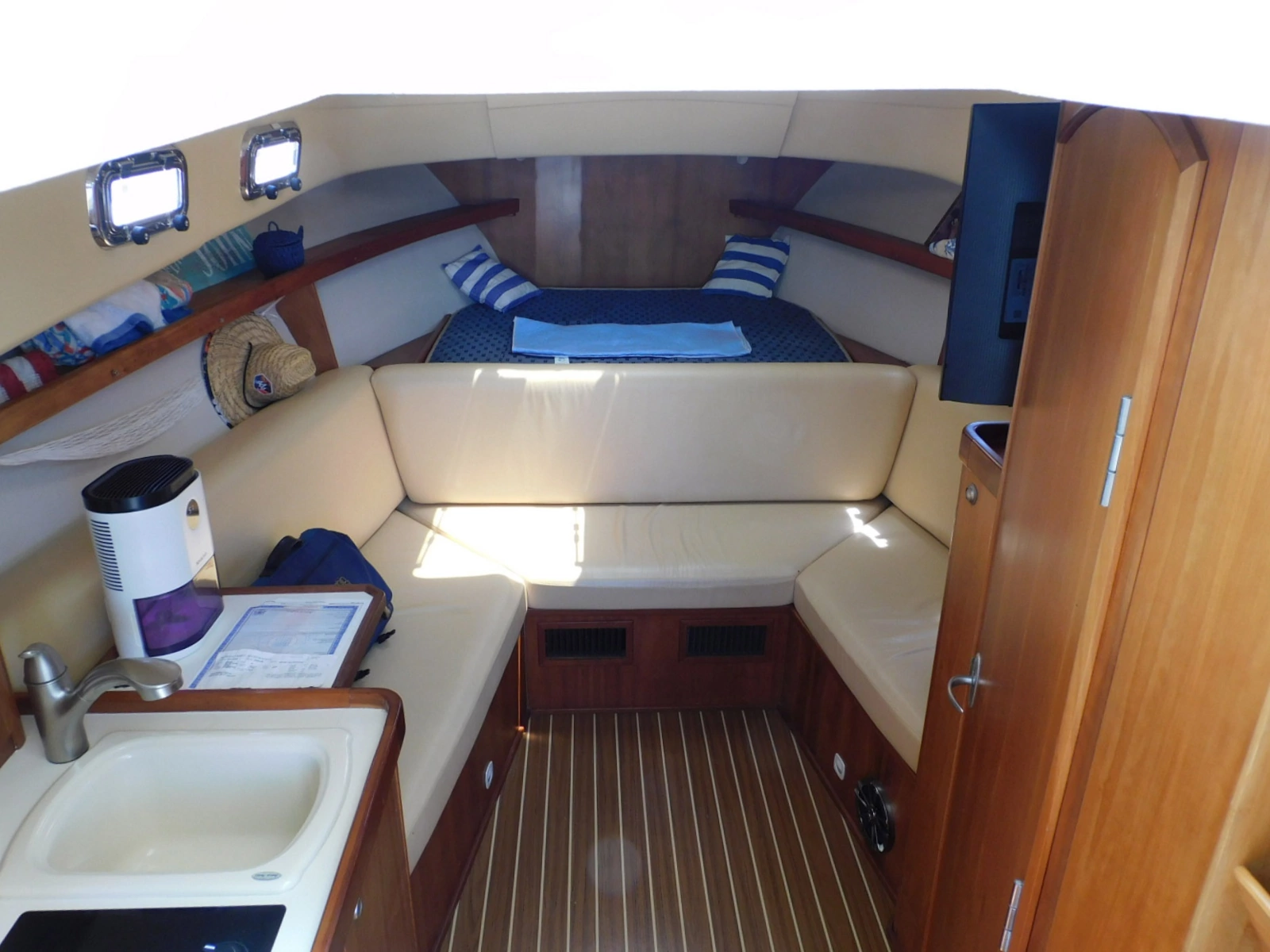 2004 Mainship 30 Rum Runner