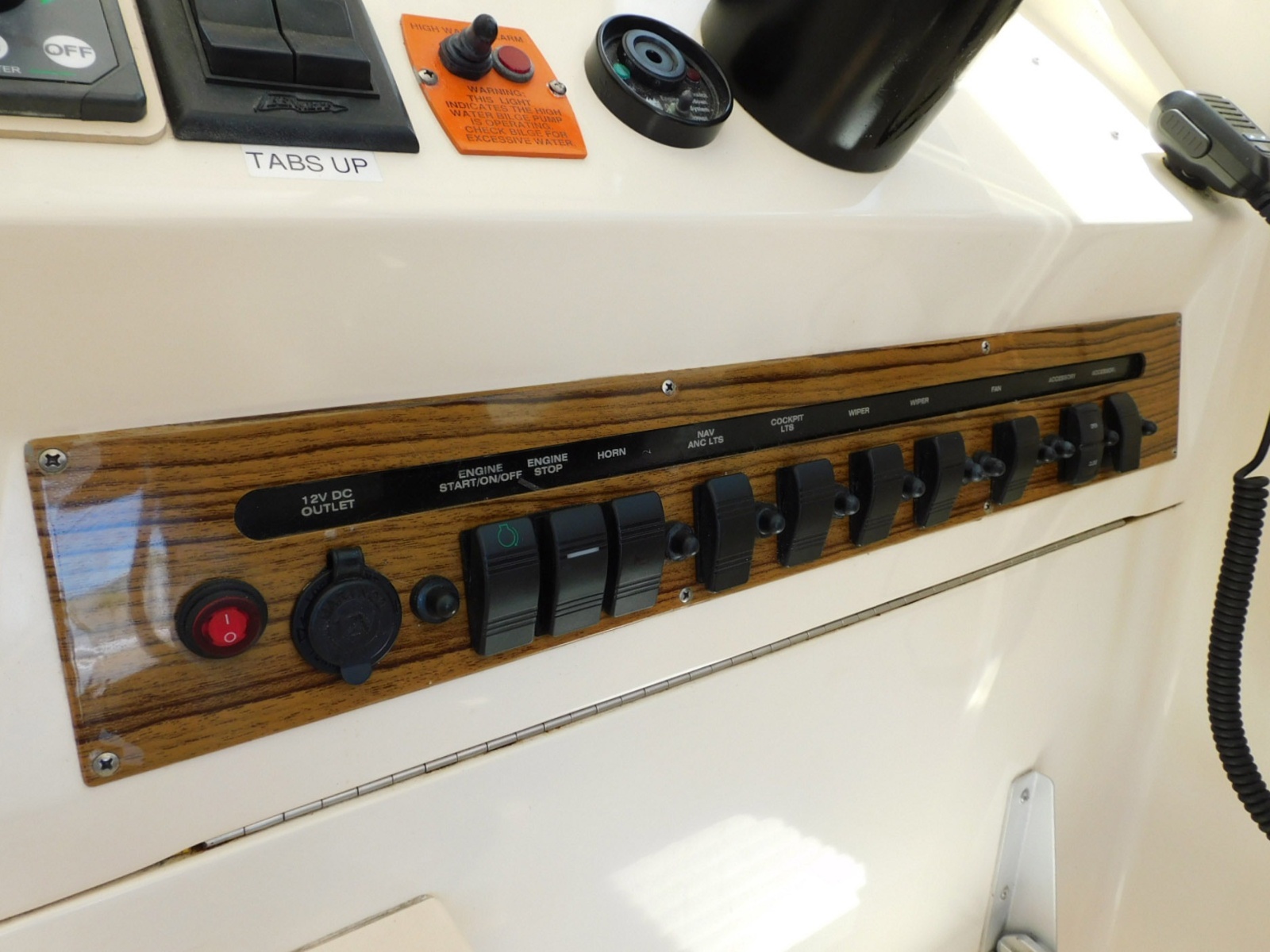 2004 Mainship 30 Rum Runner