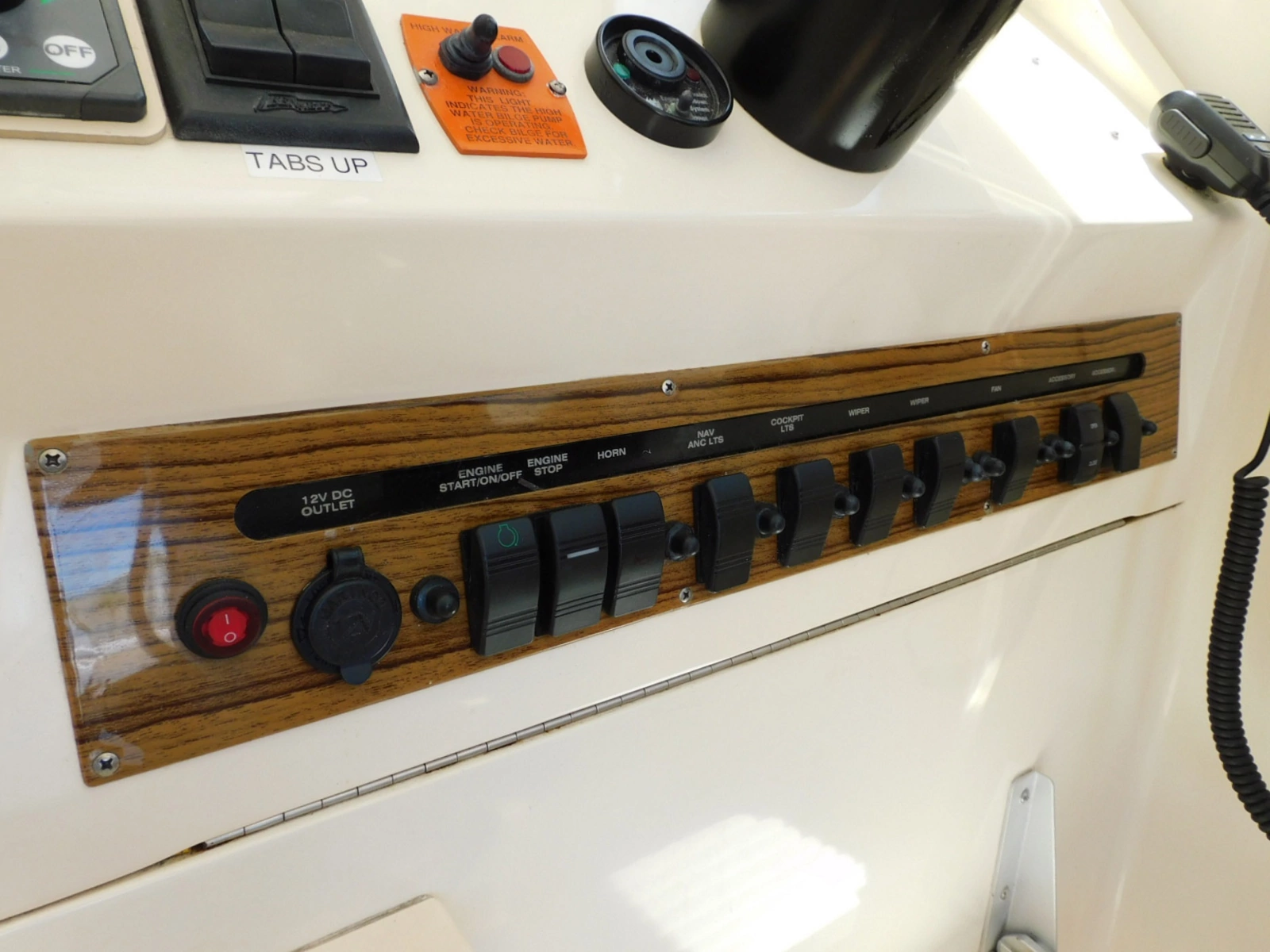 2004 Mainship 30 Rum Runner