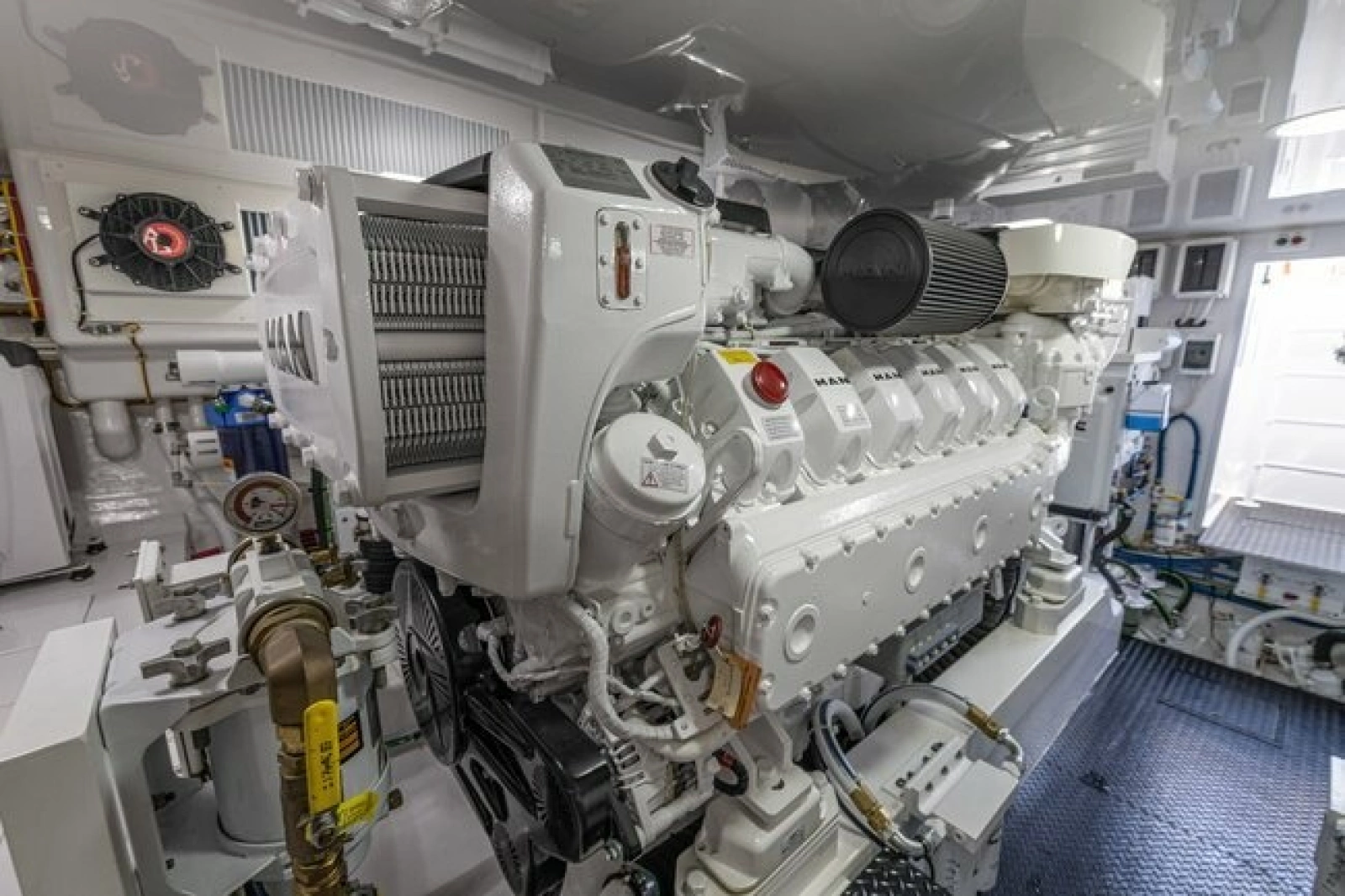 2025 Viking 58 Convertible