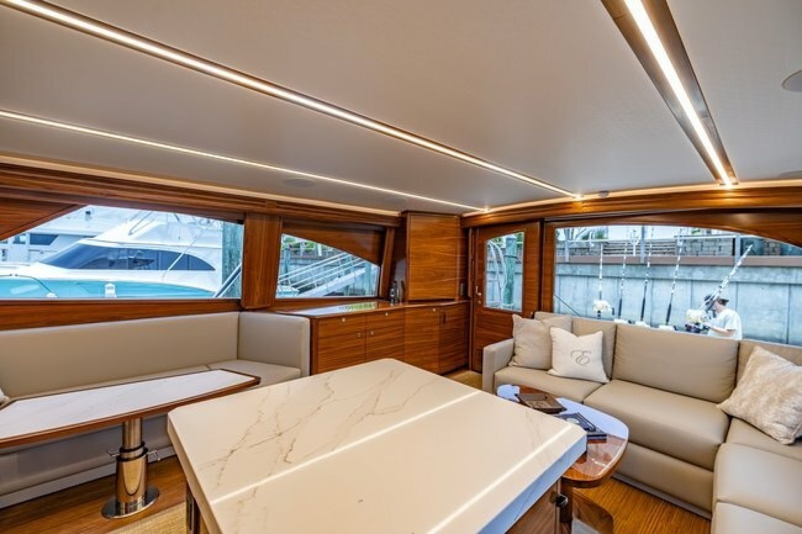 2025 Viking 58 Convertible