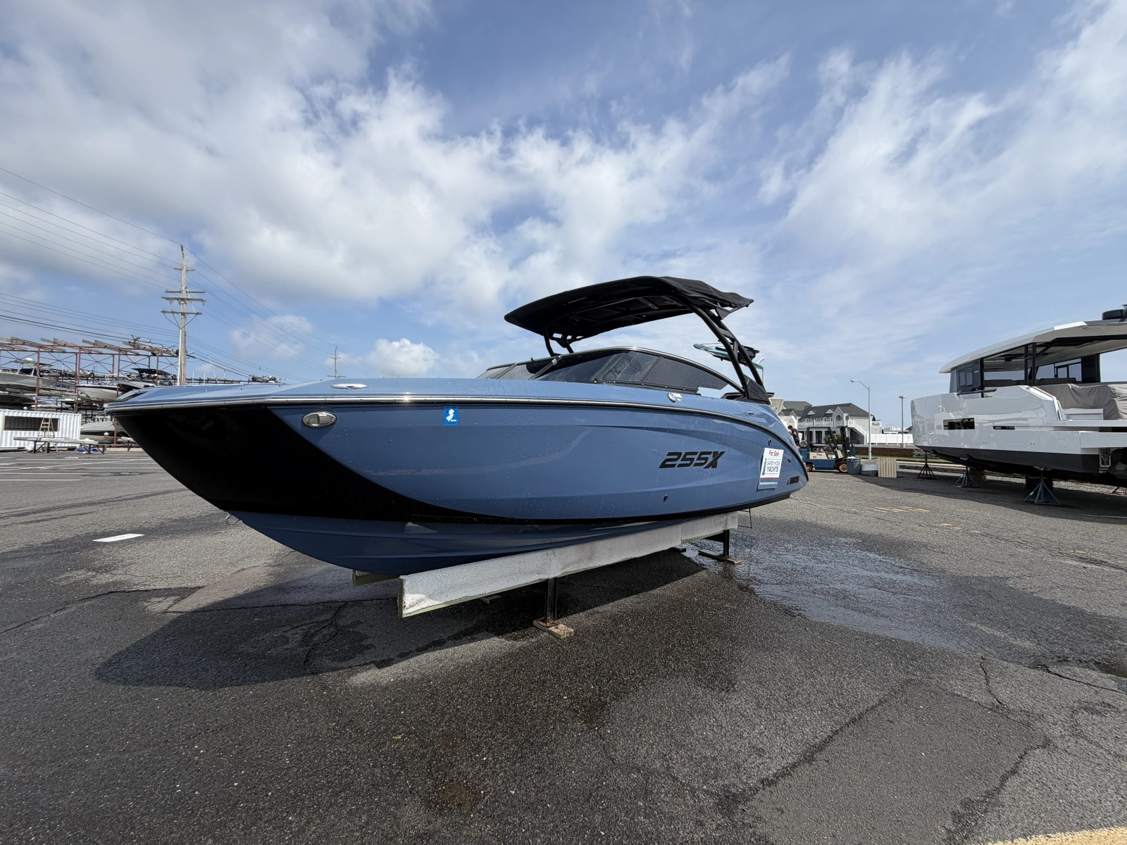 2023 Yamaha Boats 255XD