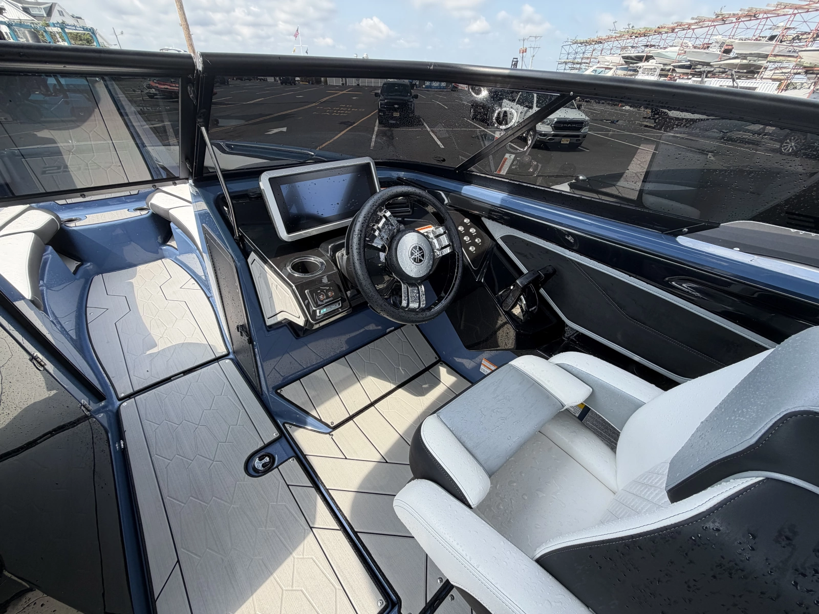 2023 Yamaha Boats 255XD