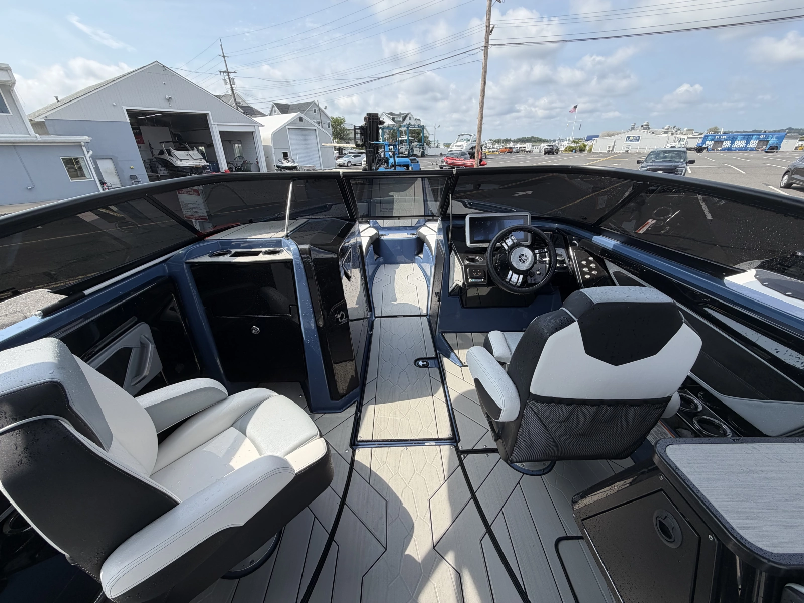 2023 Yamaha Boats 255XD