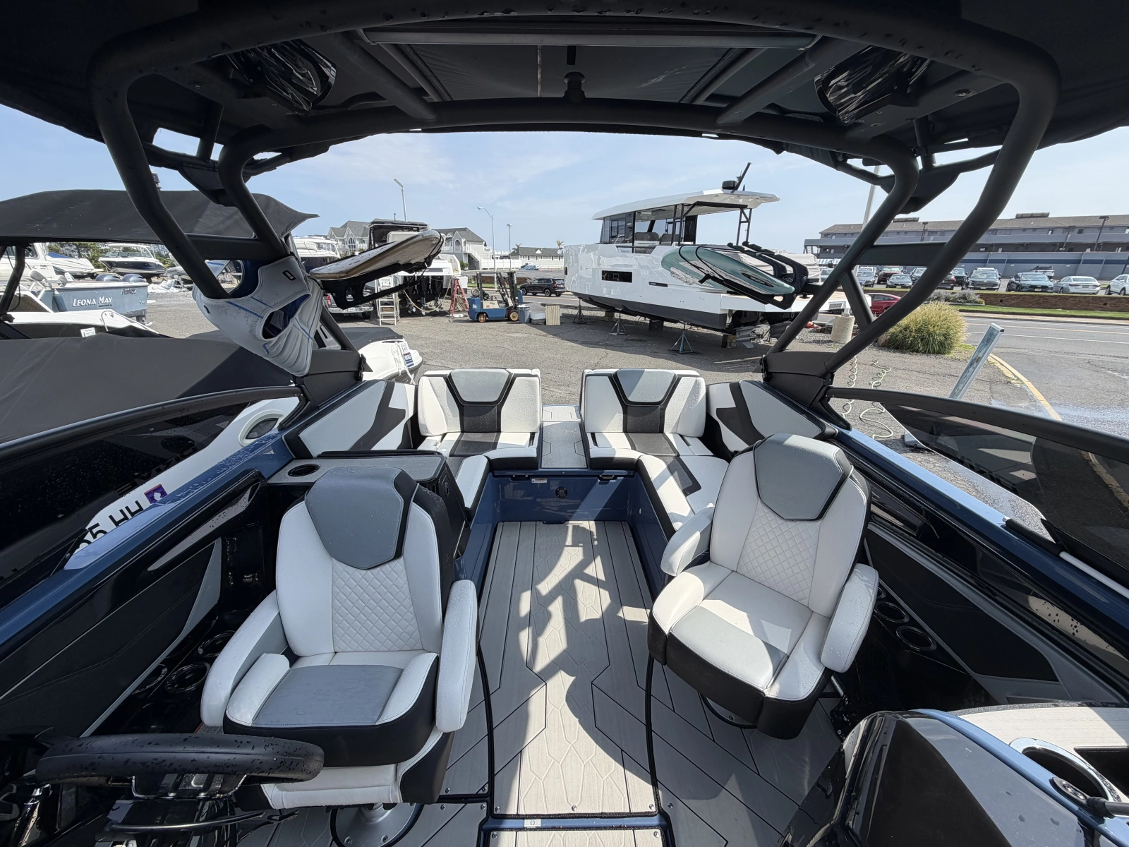 2023 Yamaha Boats 255XD