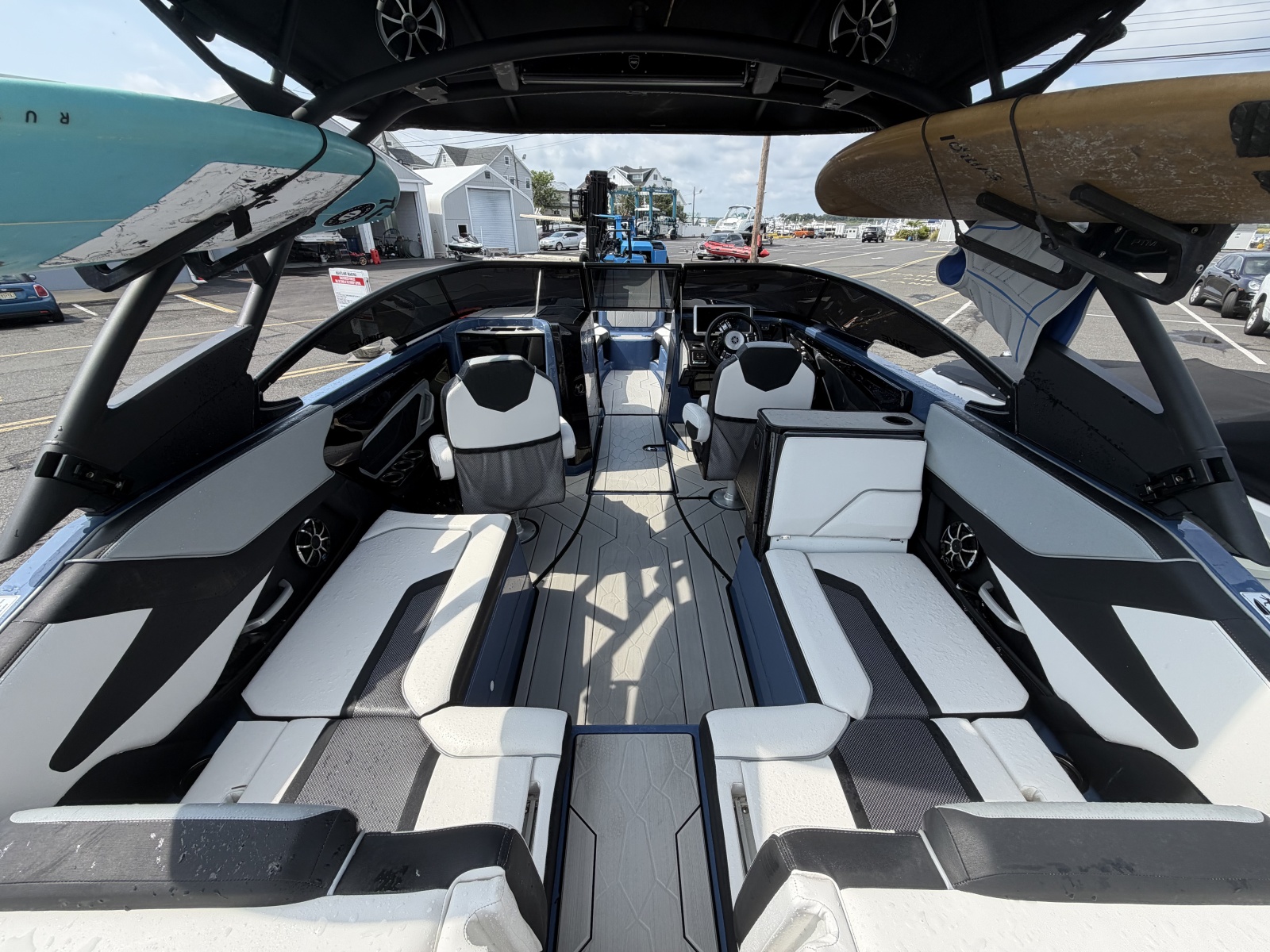 2023 Yamaha Boats 255XD
