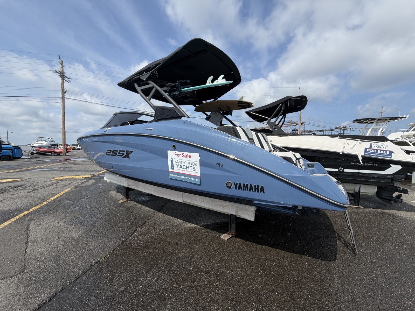 2023 Yamaha Boats 255XD