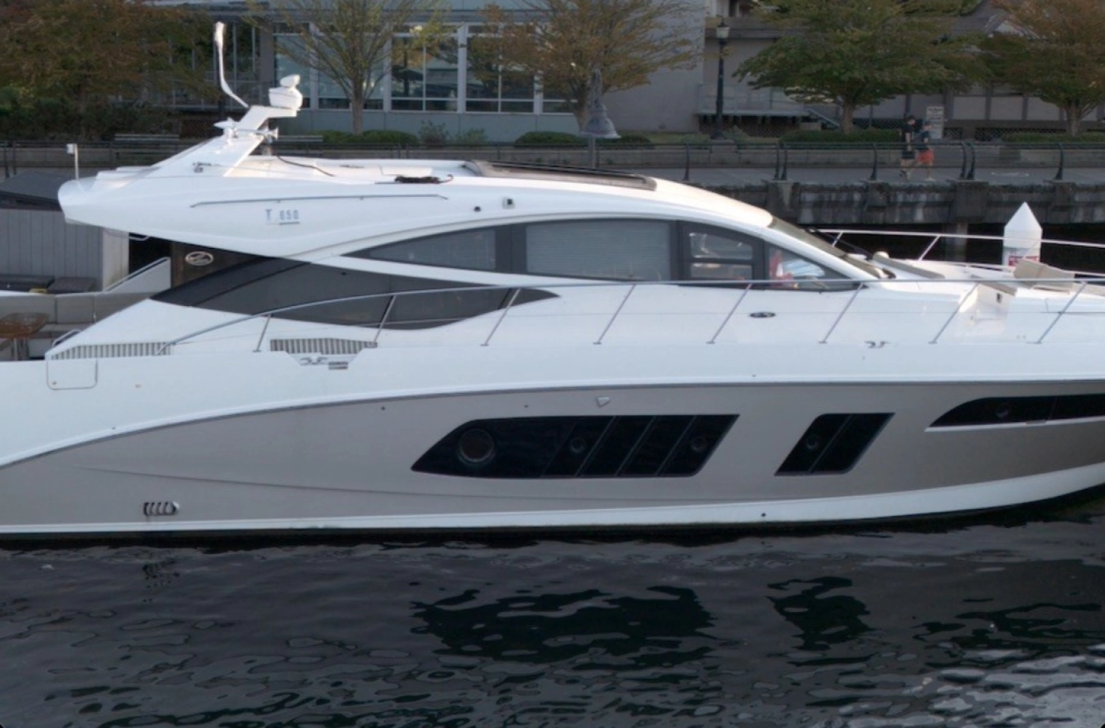 2015 Sea Ray L650