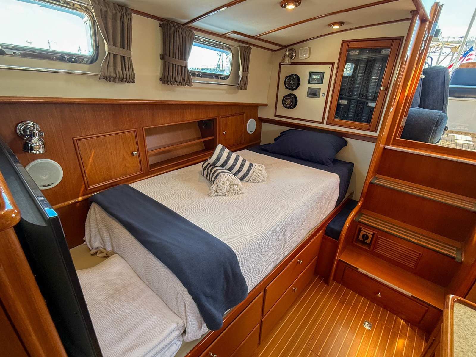2003 Grand Banks 38 Eastbay HX
