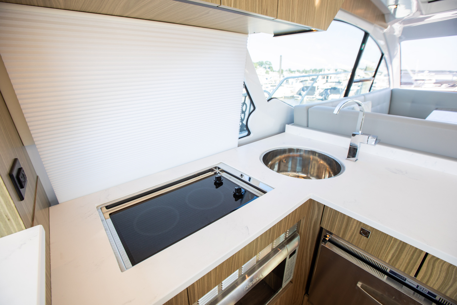 2024 Cruisers Yachts 50 Cantius