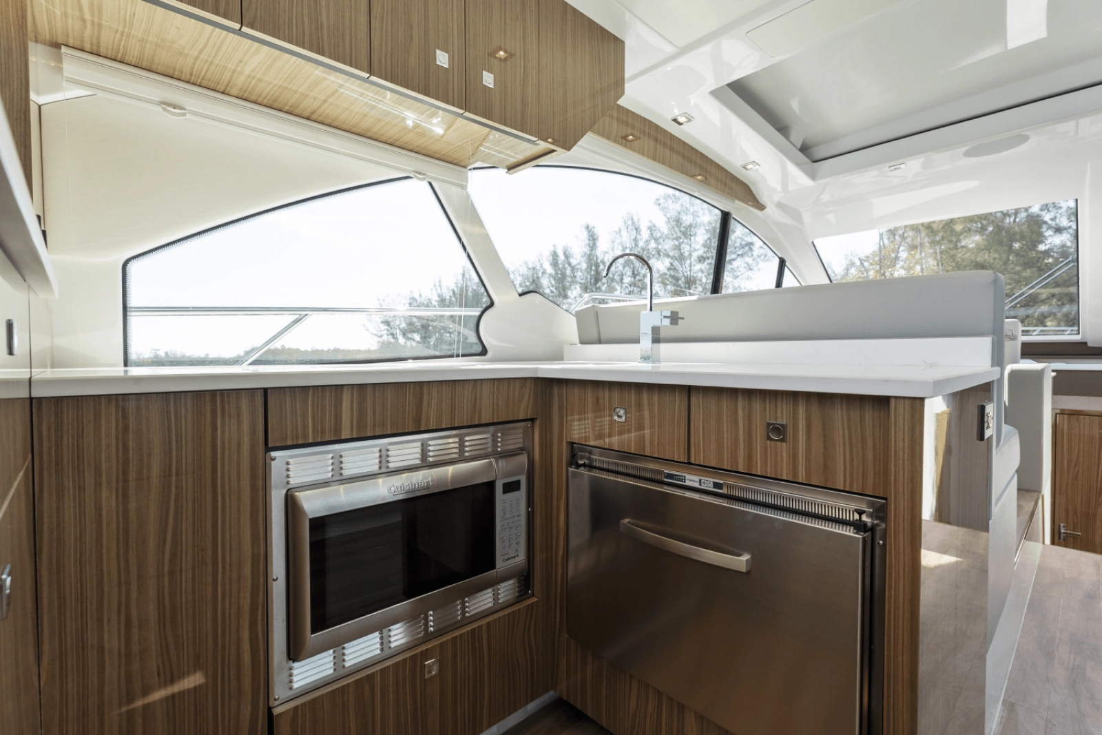 2024 Cruisers Yachts 50 Cantius