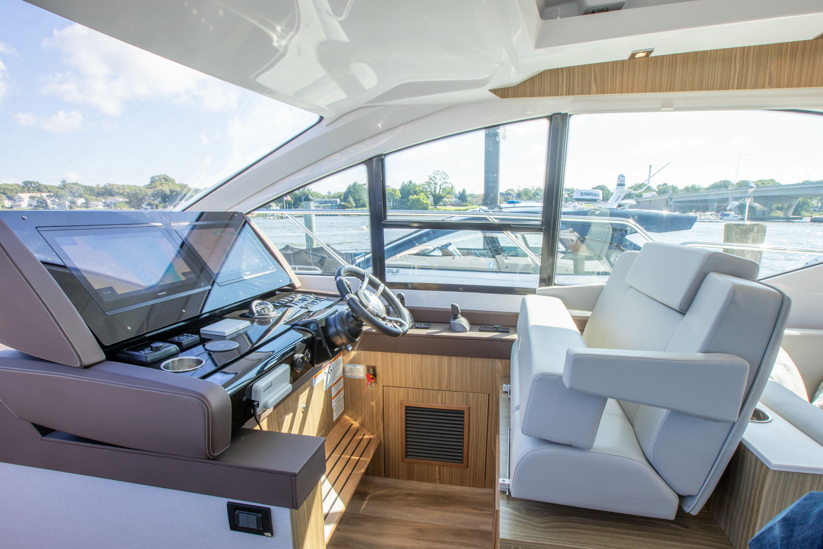 2024 Cruisers Yachts 50 Cantius