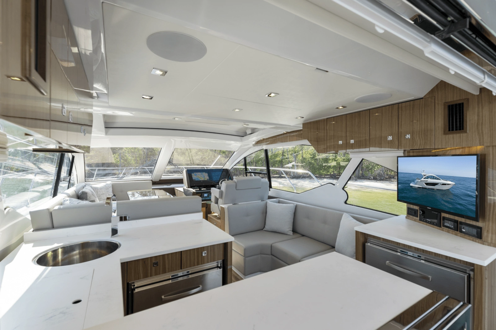 2024 Cruisers Yachts 50 Cantius