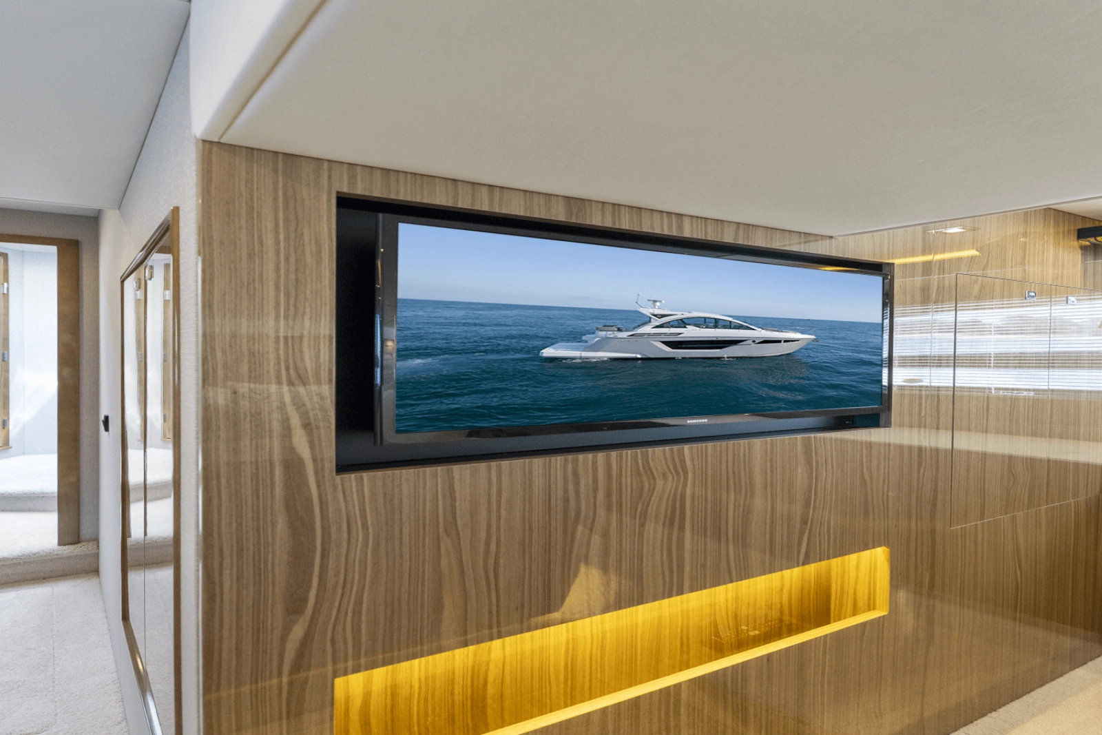2024 Cruisers Yachts 50 Cantius