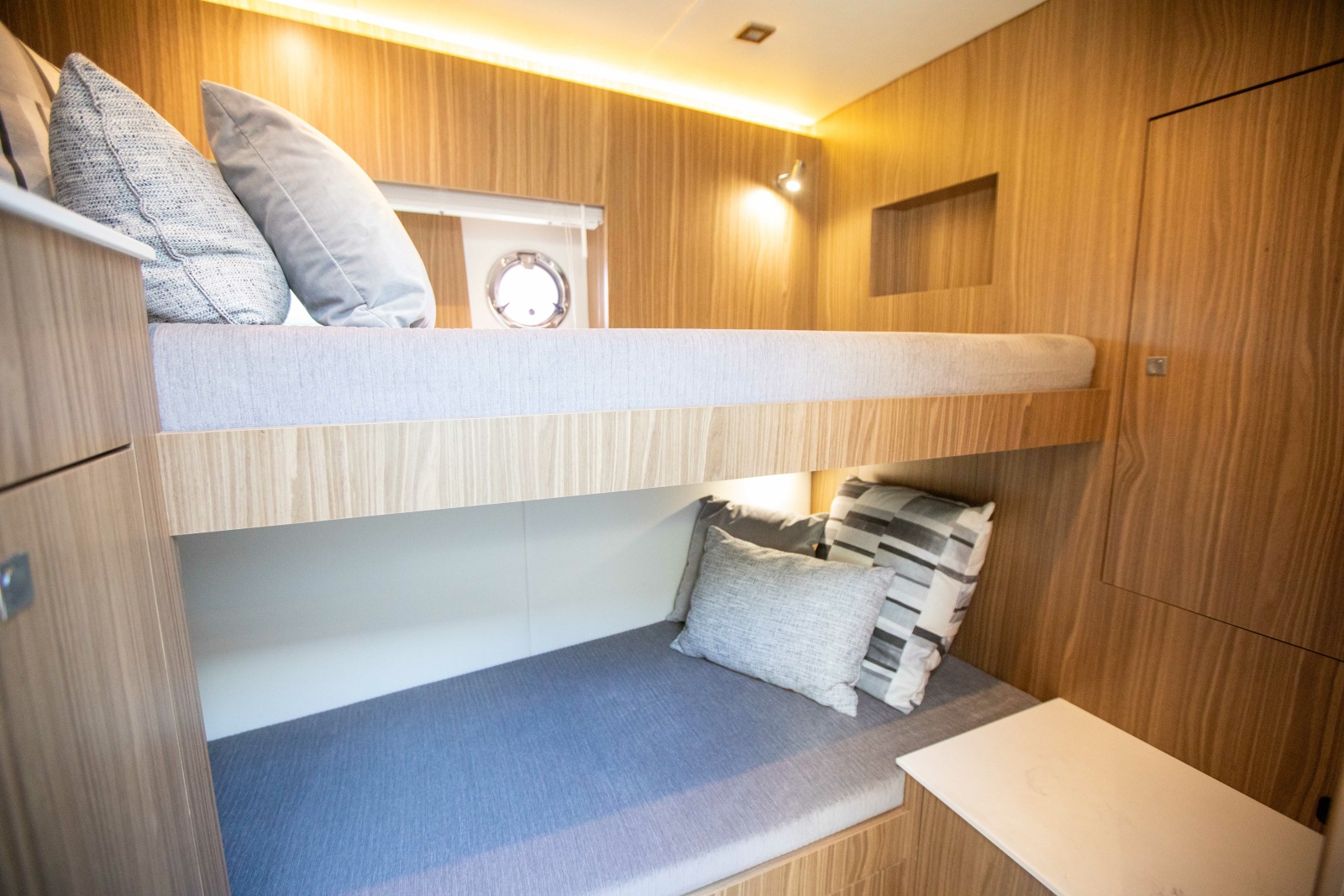 2024 Cruisers Yachts 50 Cantius