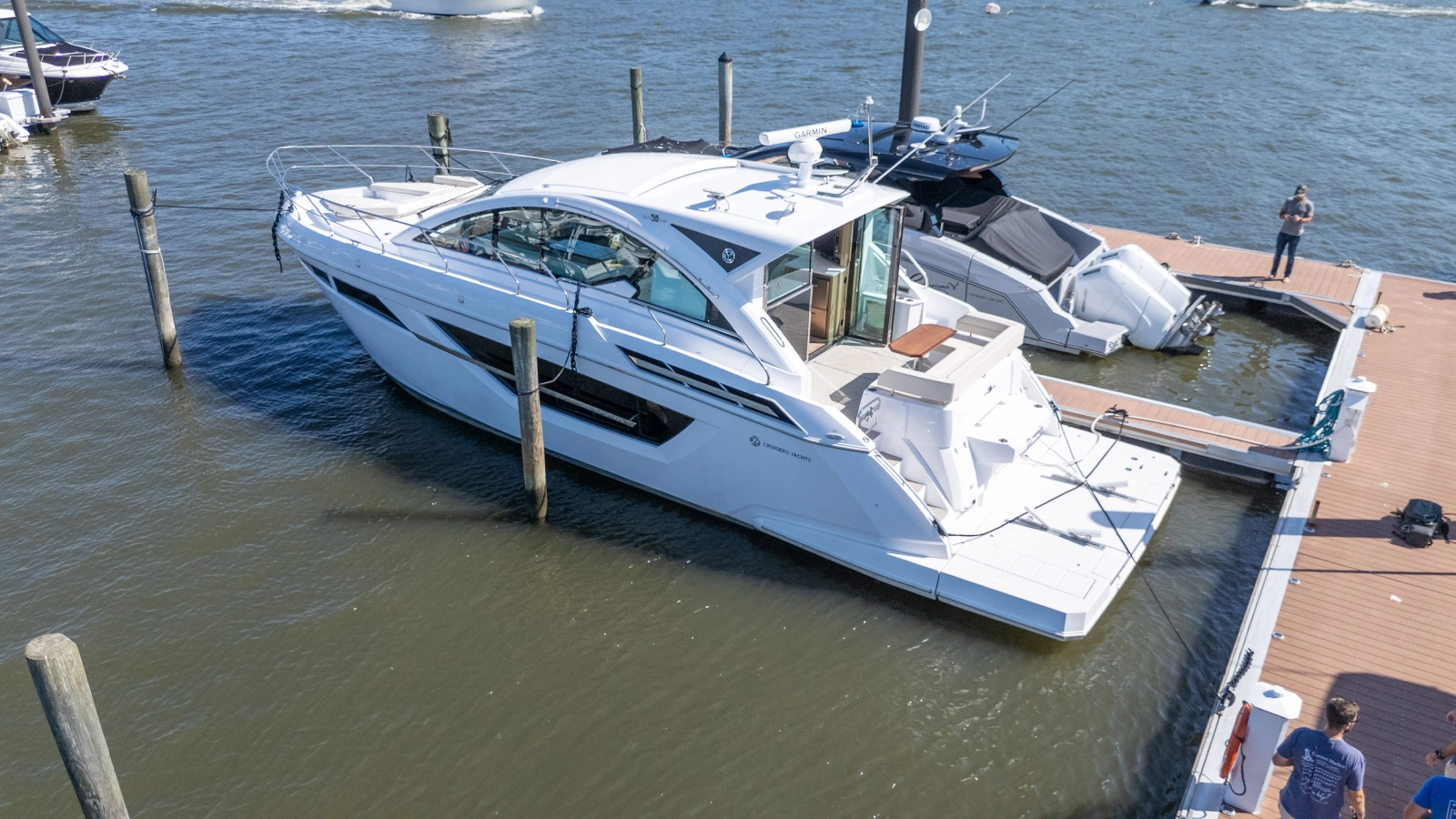 2024 Cruisers Yachts 50 Cantius