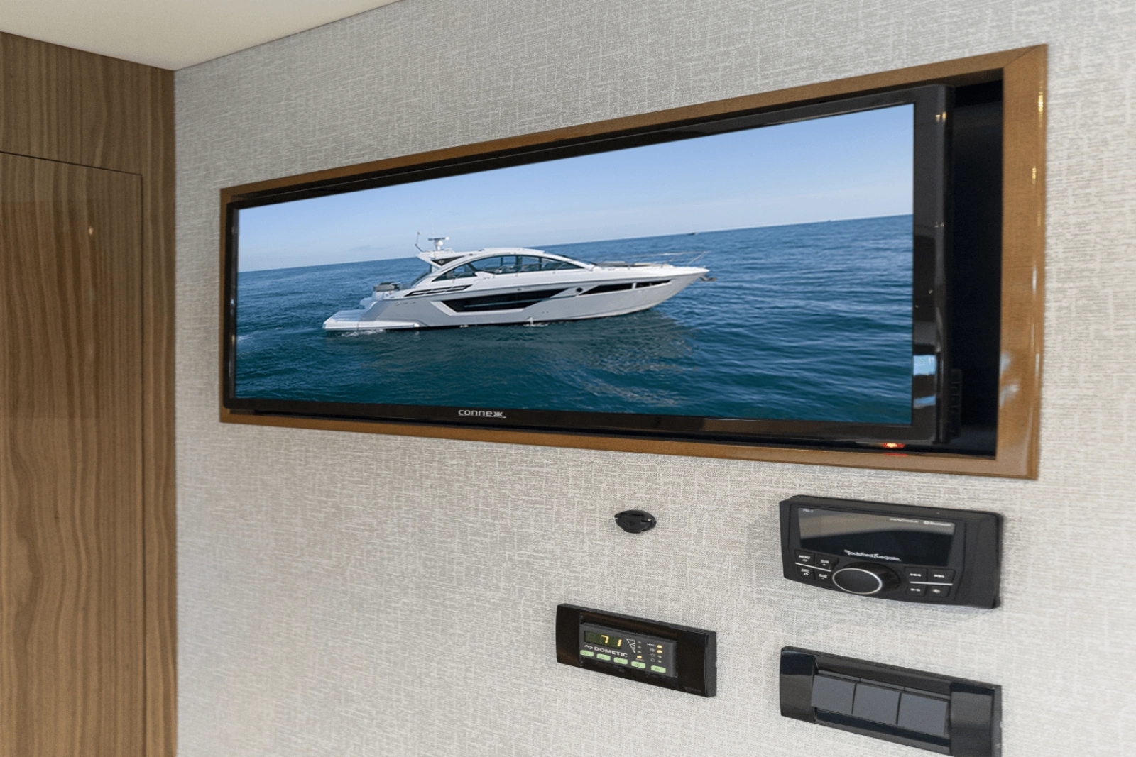2024 Cruisers Yachts 50 Cantius